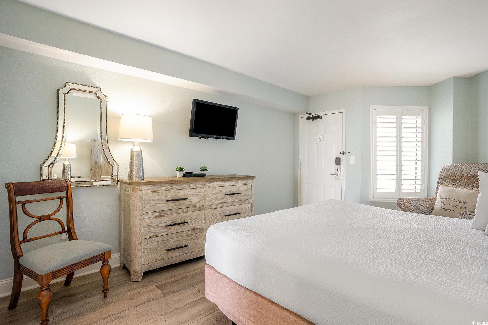 157 Seawatch Dr. Unit: 814