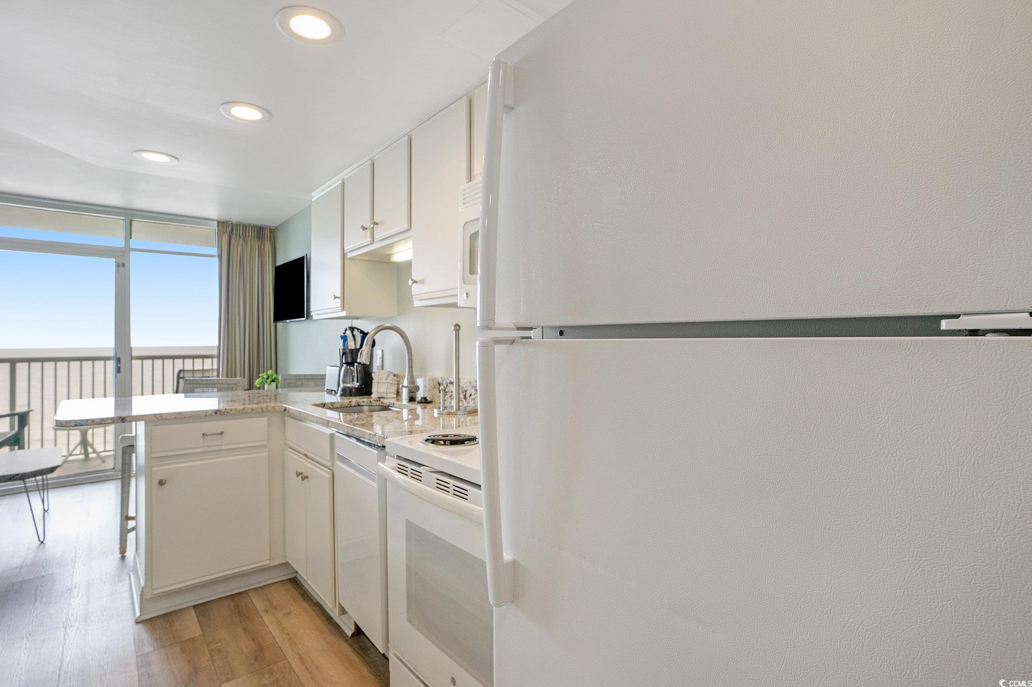 157 Seawatch Dr. Unit: 814