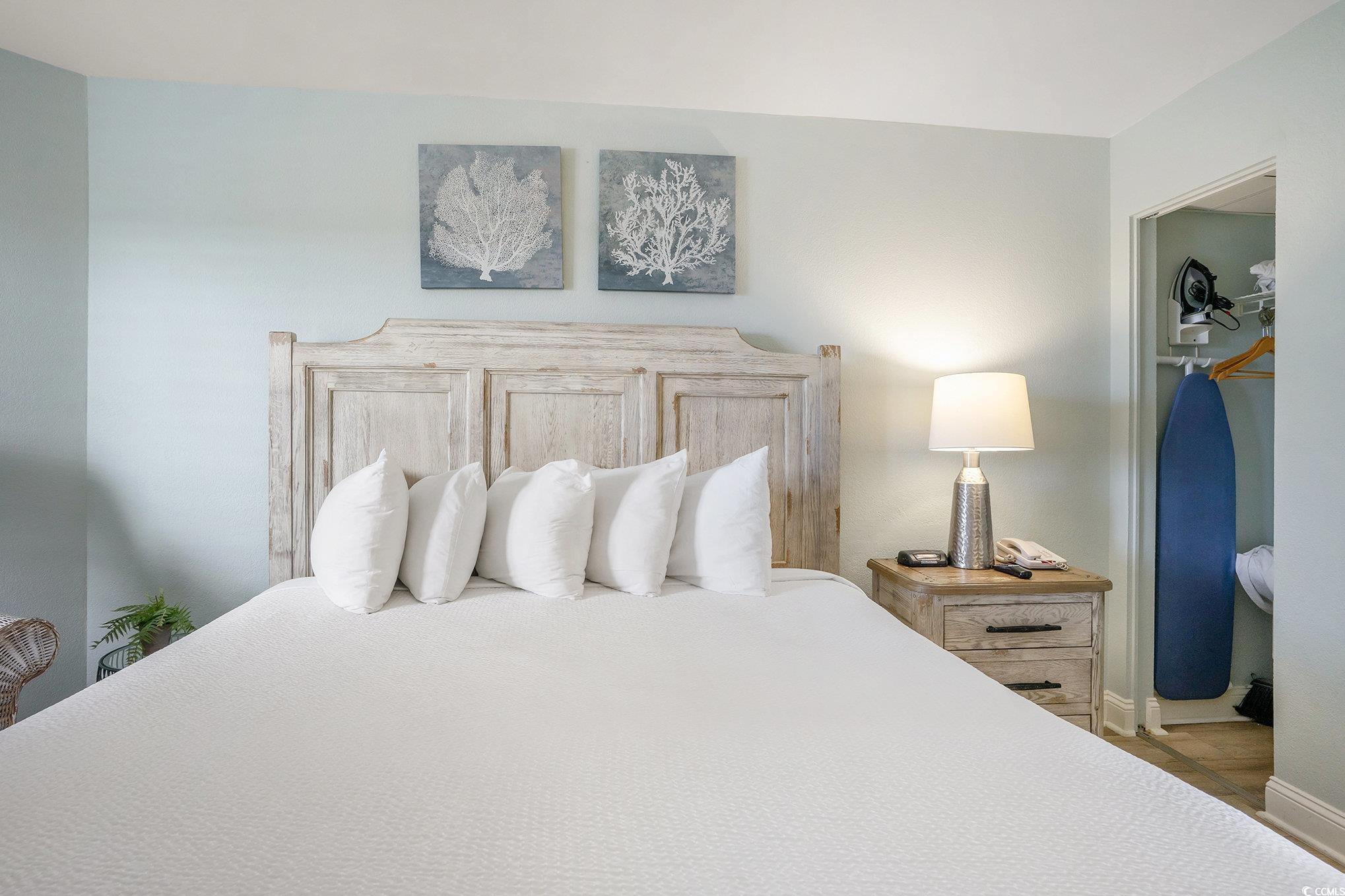 157 Seawatch Dr. Unit: 814