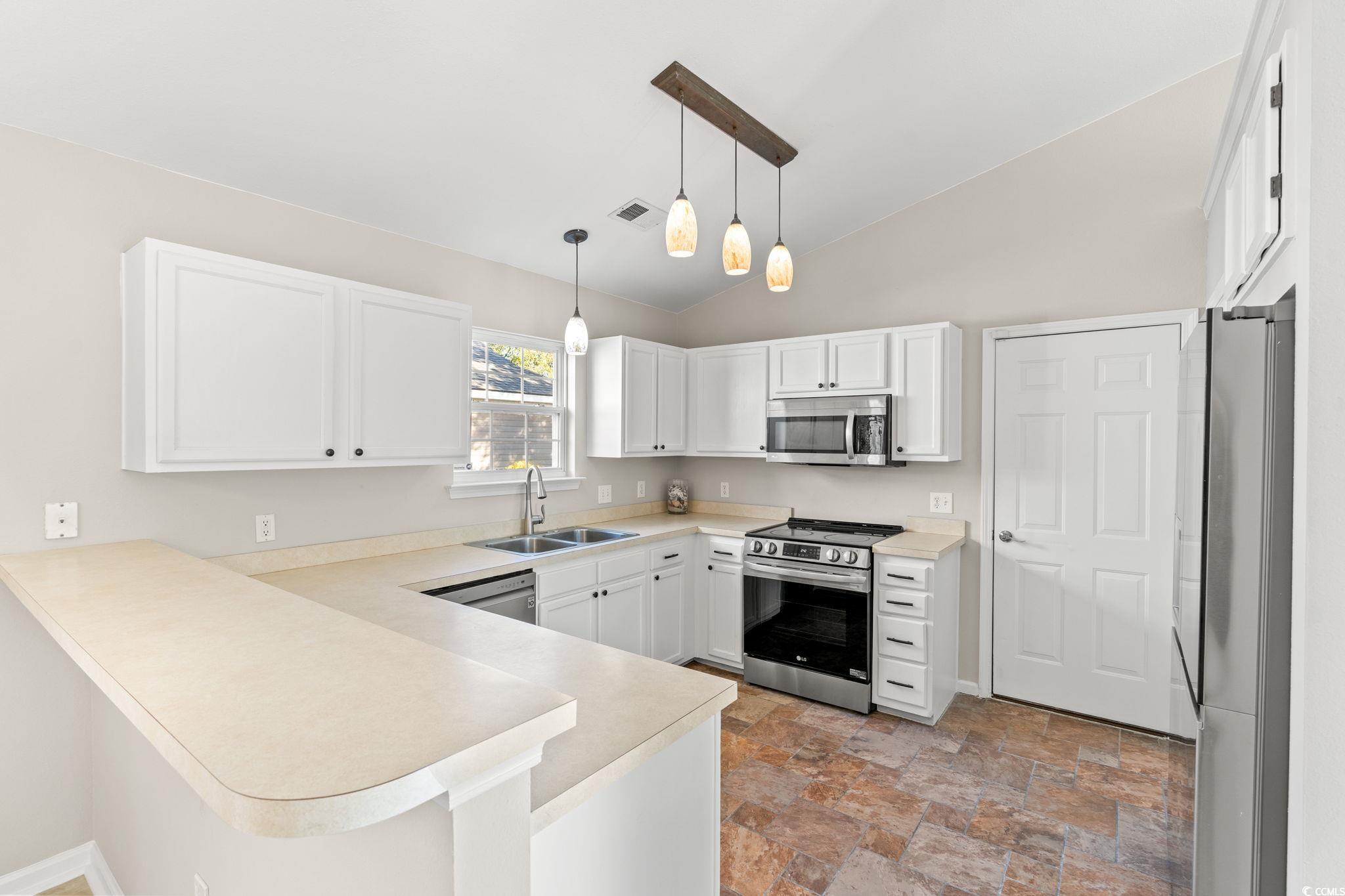 1077 Stoney Falls Blvd.