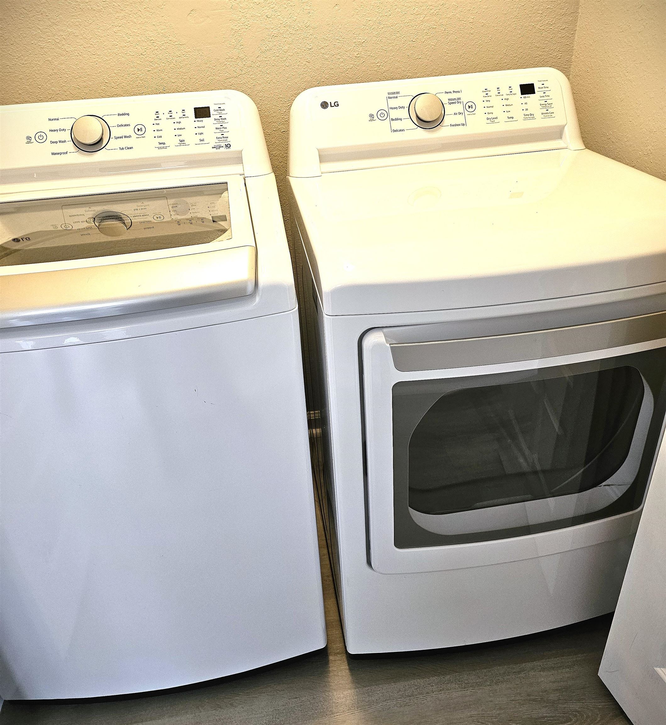 1077 Stoney Falls Blvd.