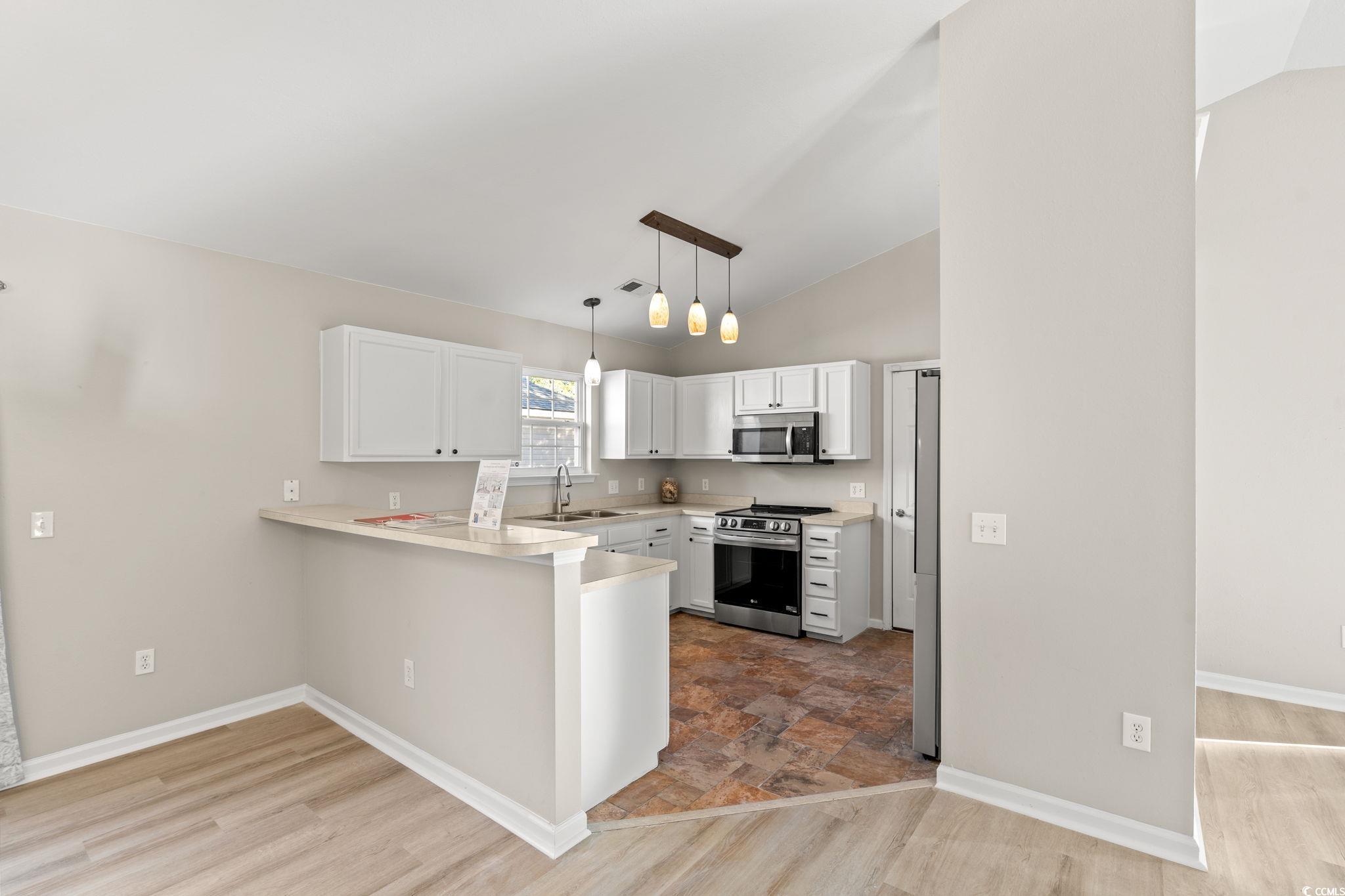 1077 Stoney Falls Blvd.