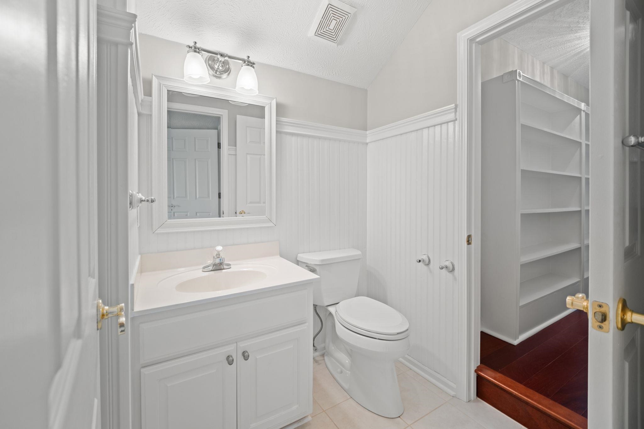 1068 Vestry Dr.