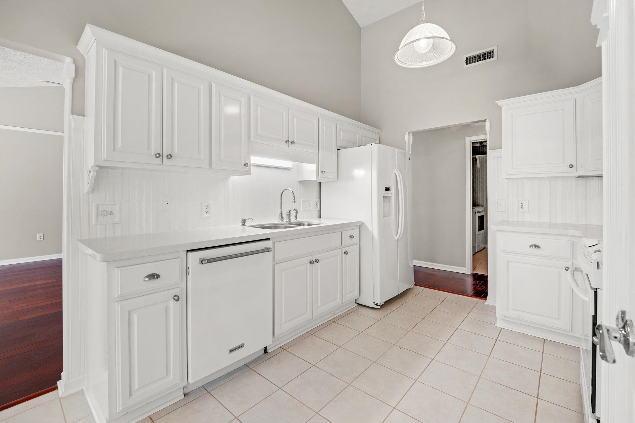 1068 Vestry Dr.