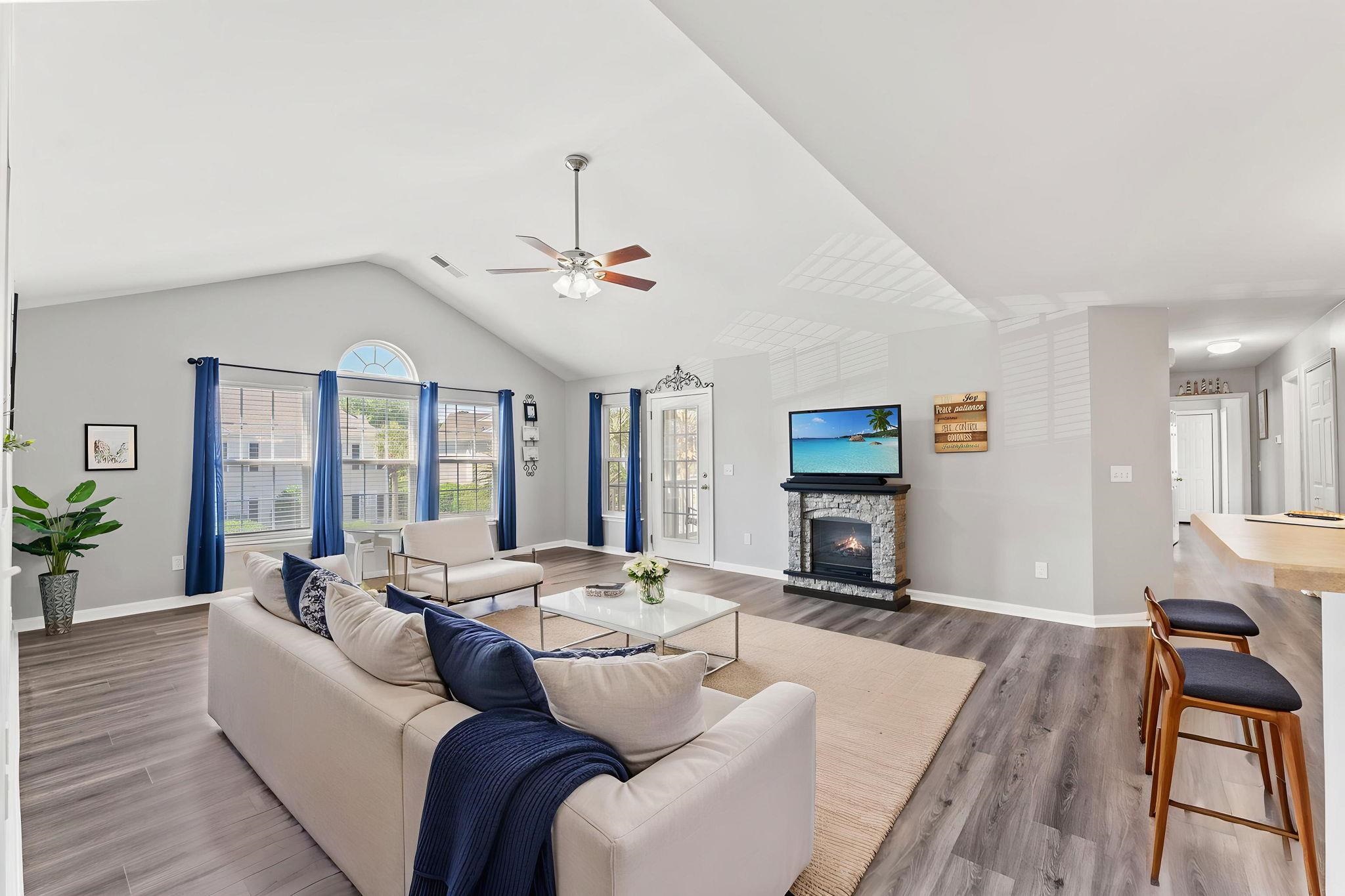 4654 Fringetree Dr. Unit: 7E