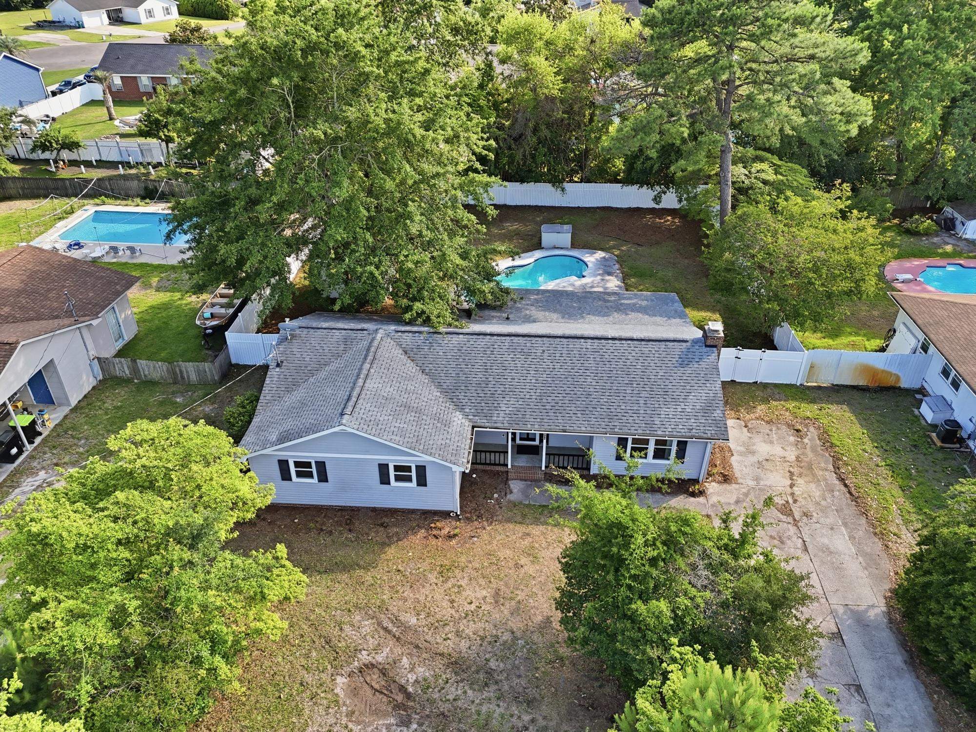 1479 Glenns Bay Rd.