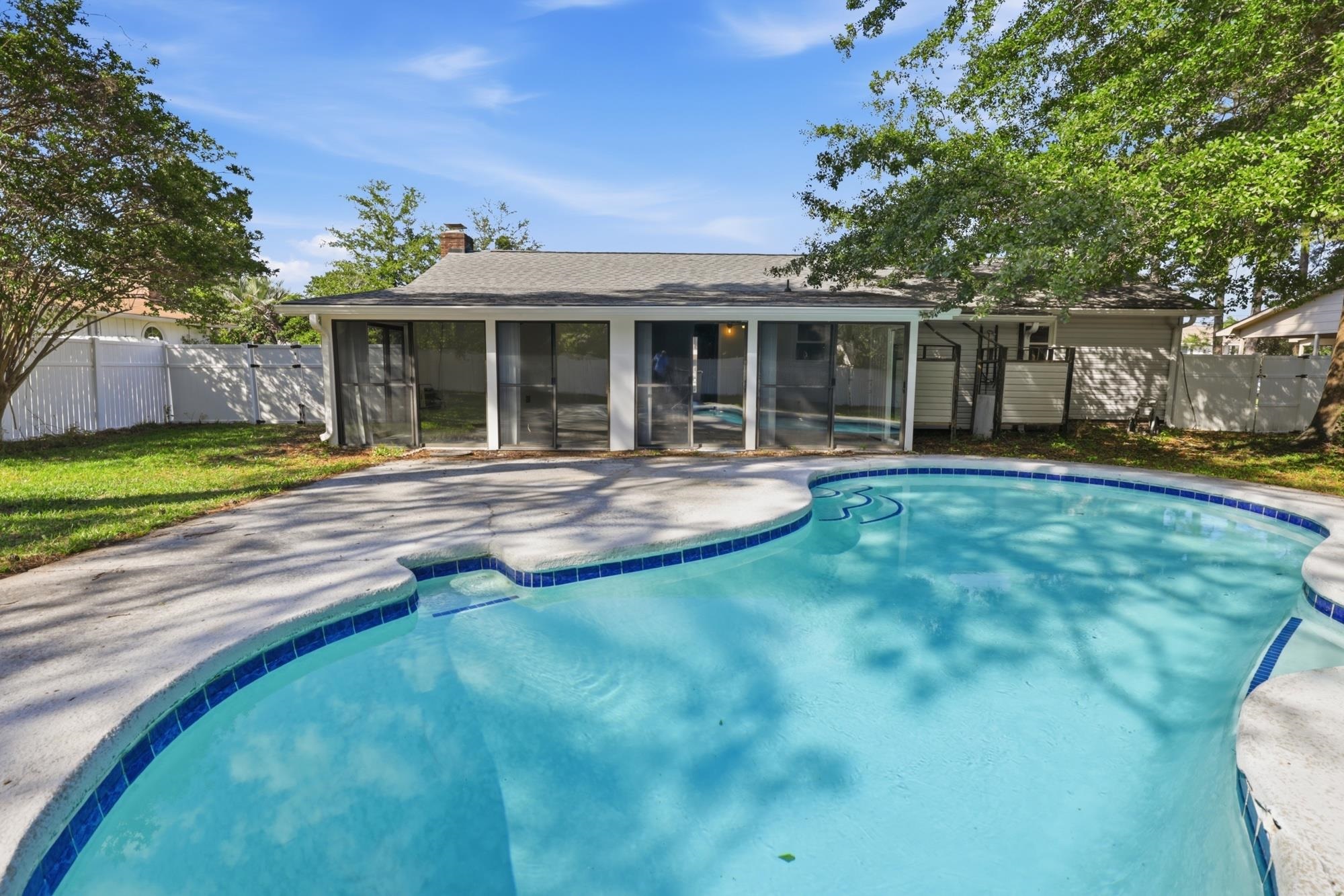 1479 Glenns Bay Rd.