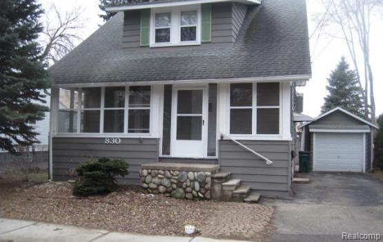 830 KNOWLES Street