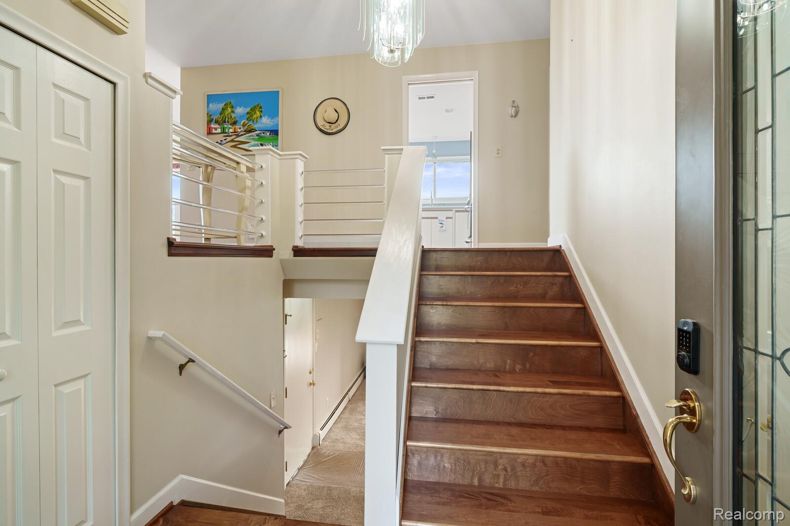 739 Rachelle Street