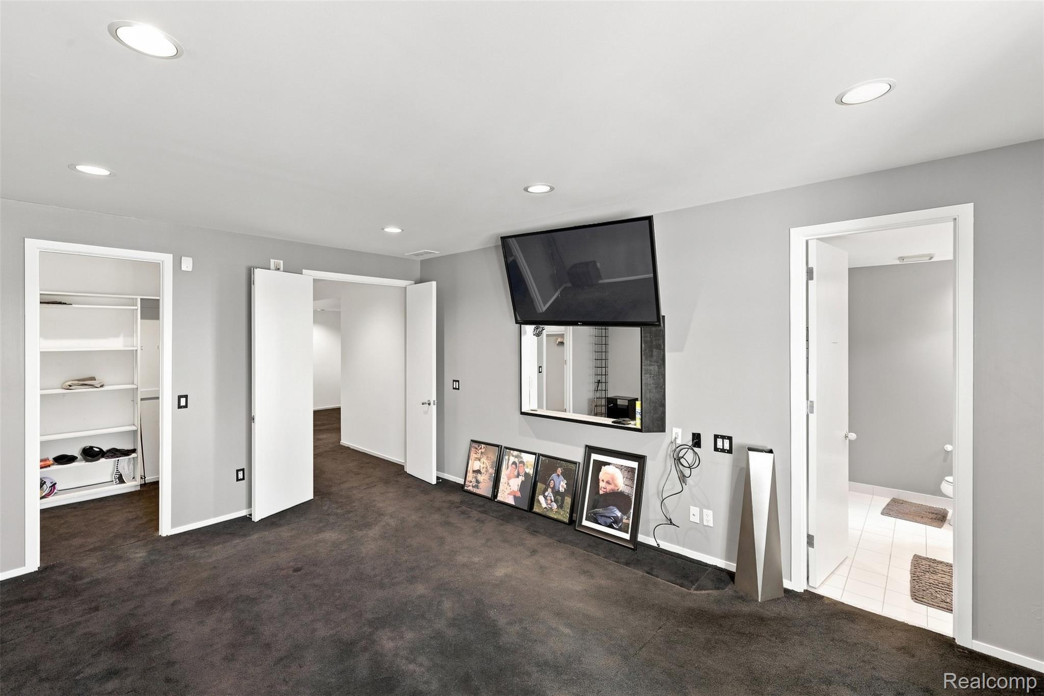 3802 Columbia Drive