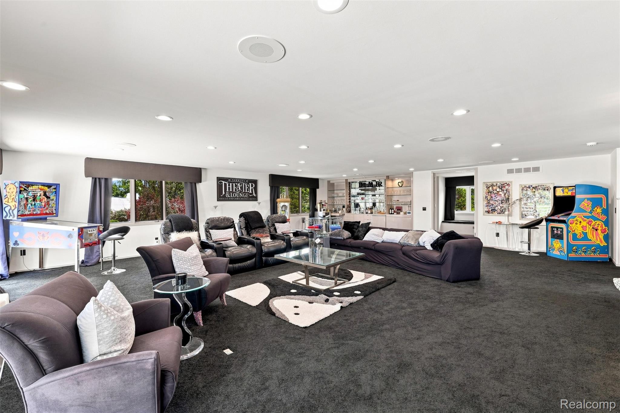 3802 Columbia Drive