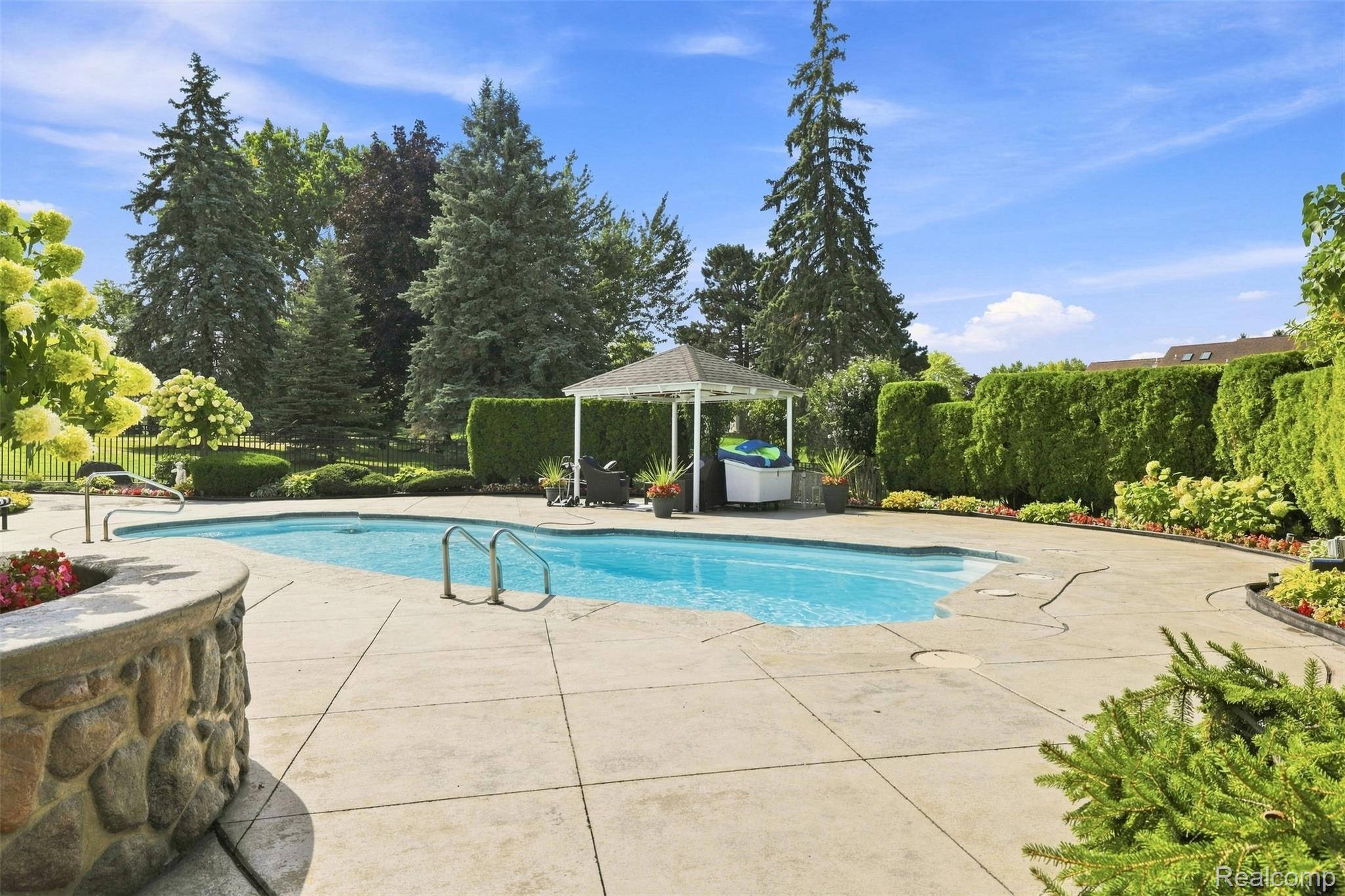 3802 Columbia Drive