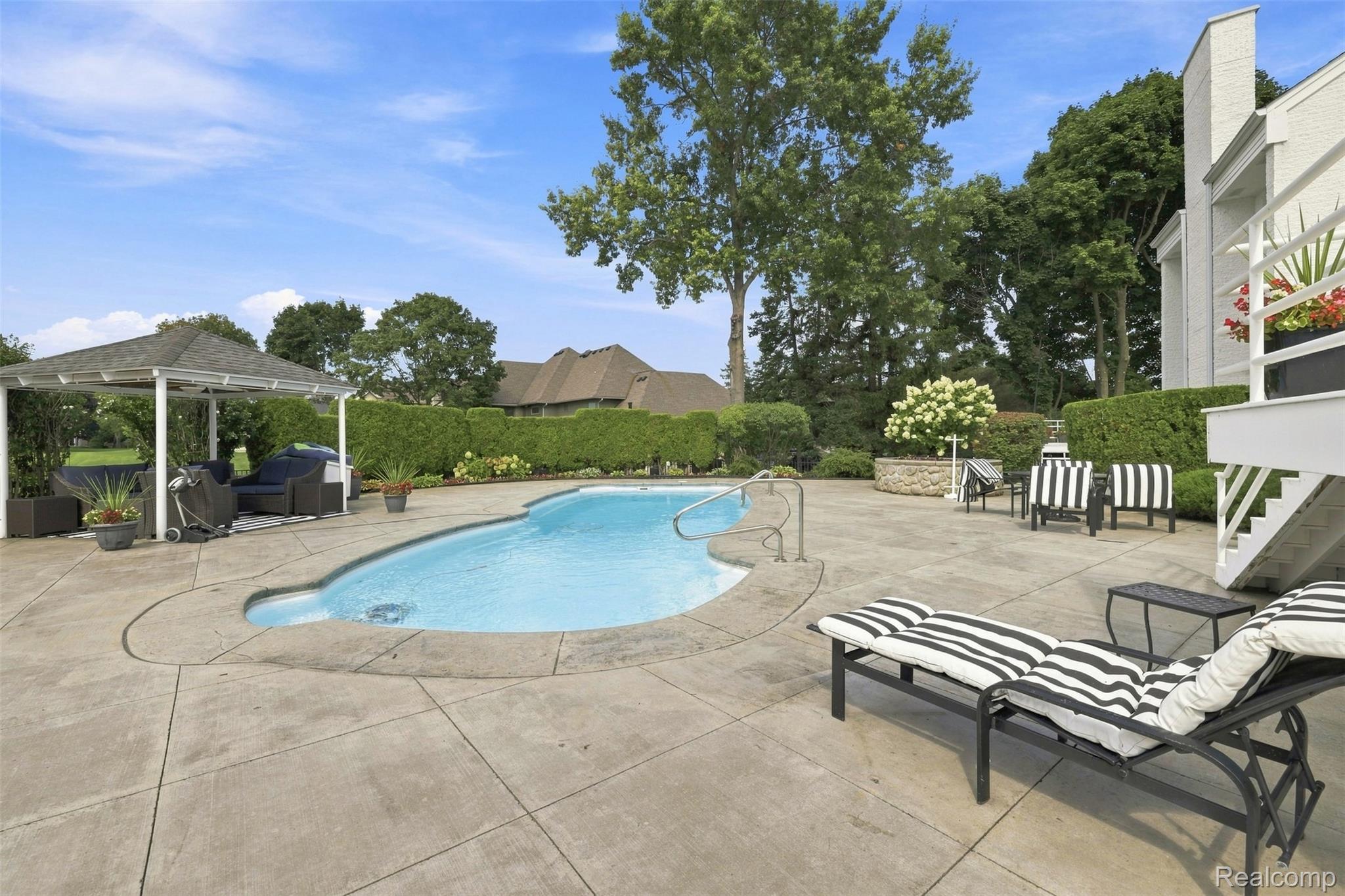 3802 Columbia Drive