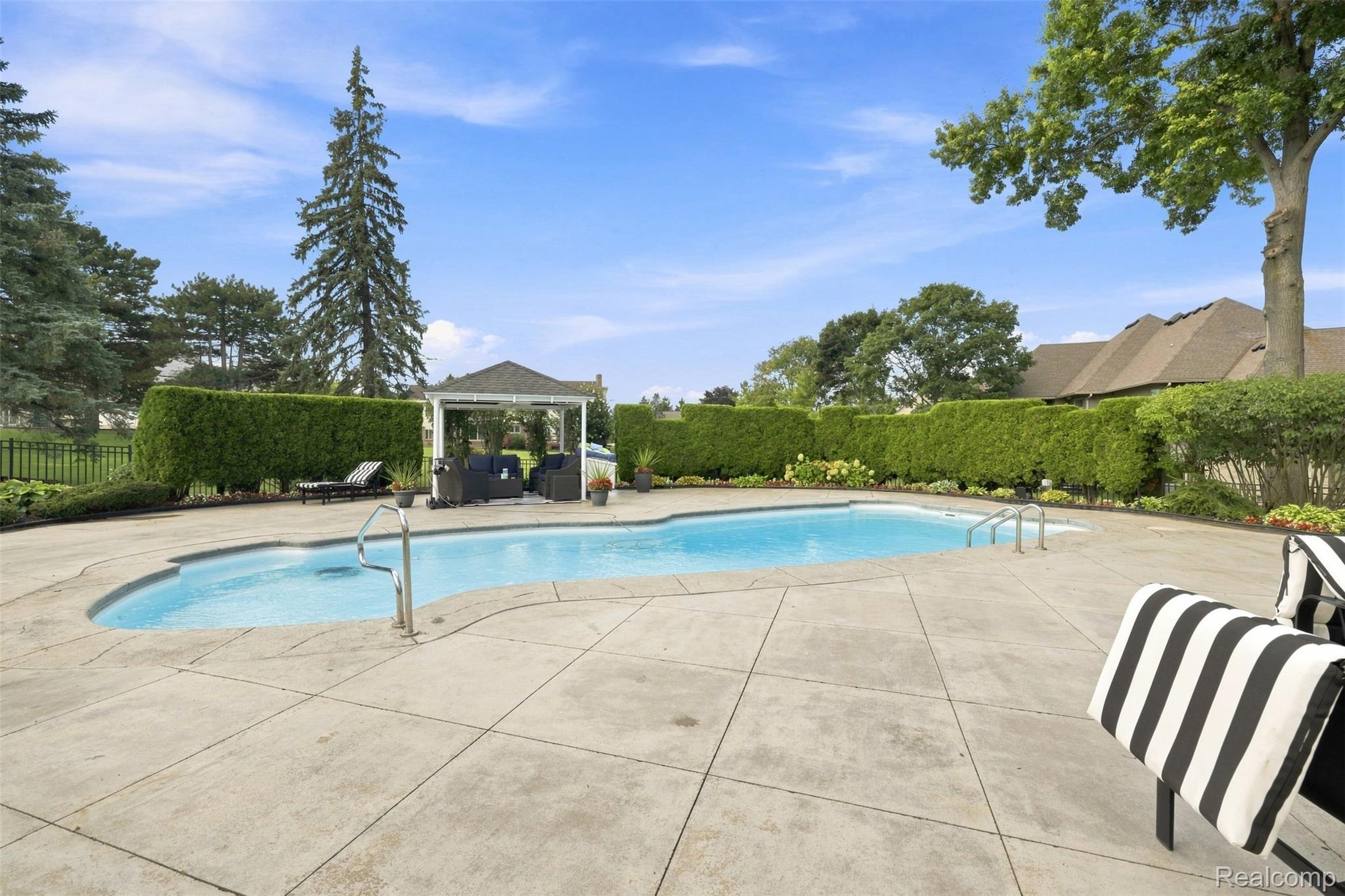 3802 Columbia Drive