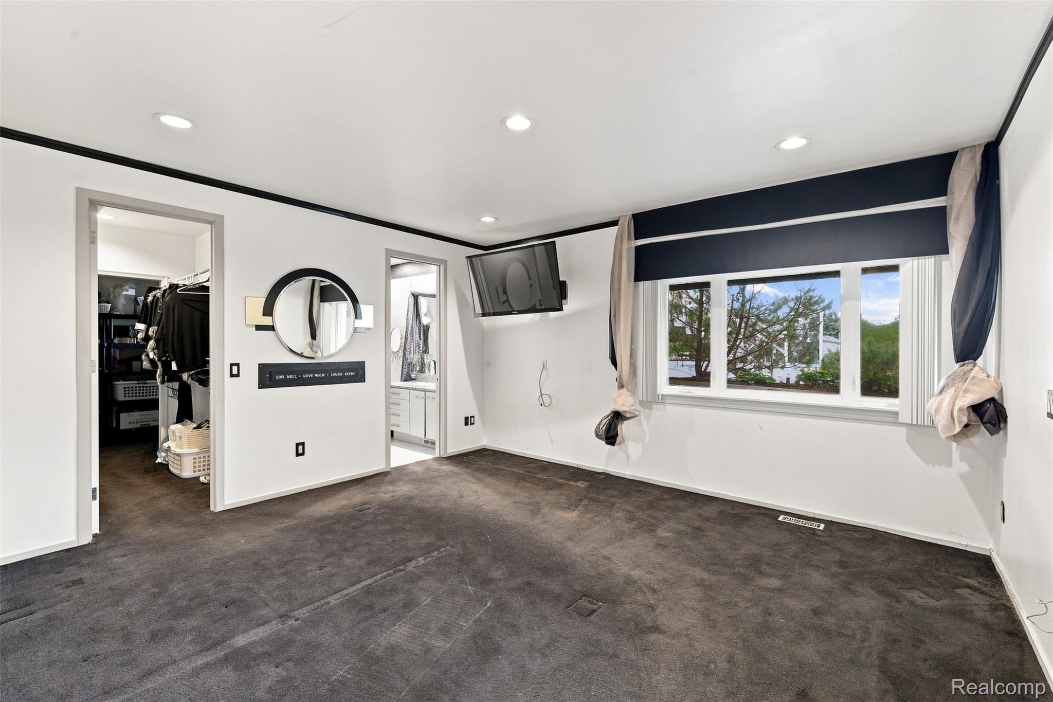 3802 Columbia Drive