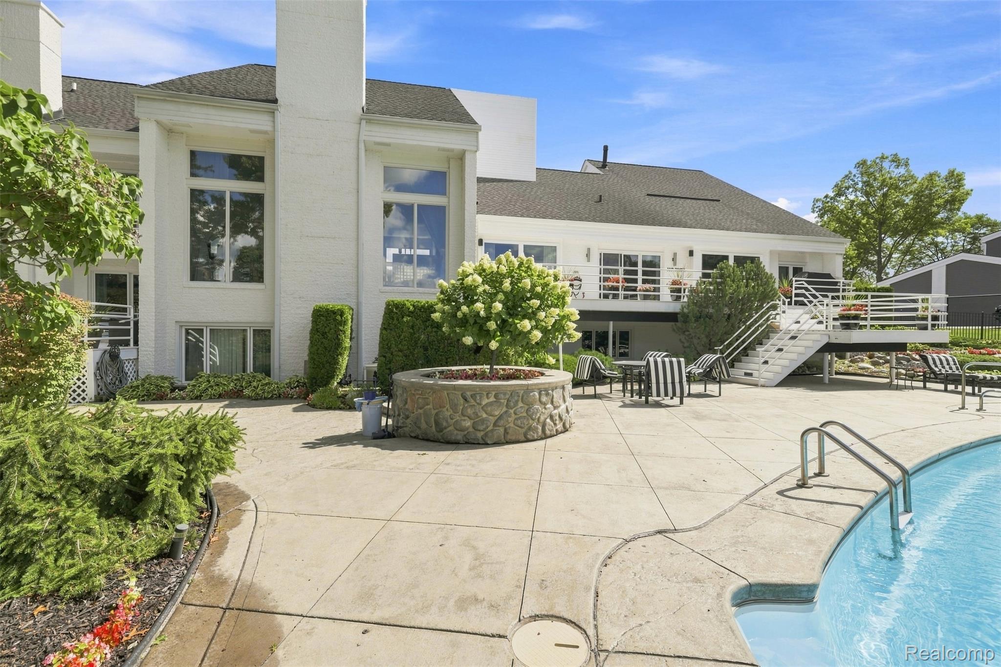 3802 Columbia Drive