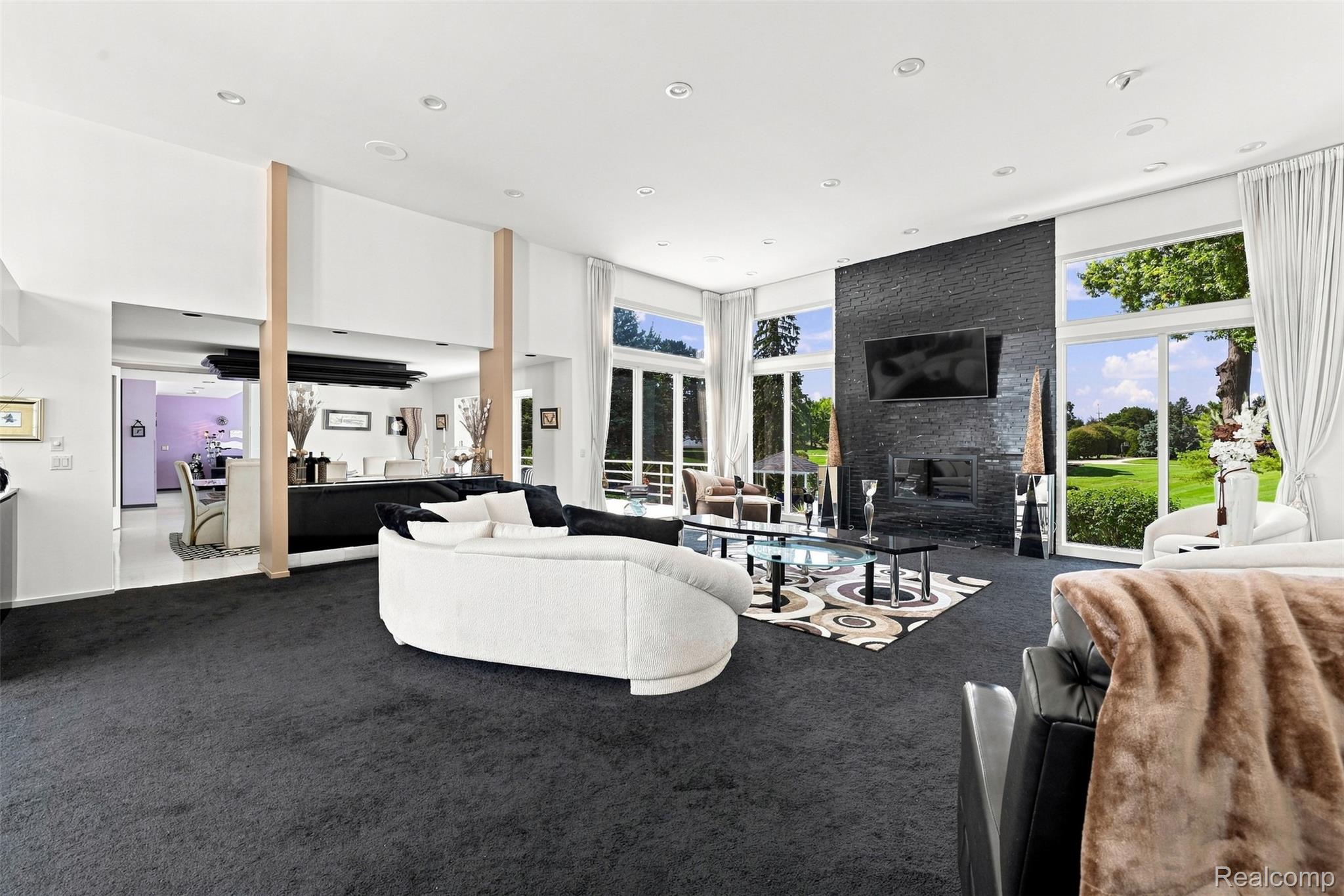 3802 Columbia Drive