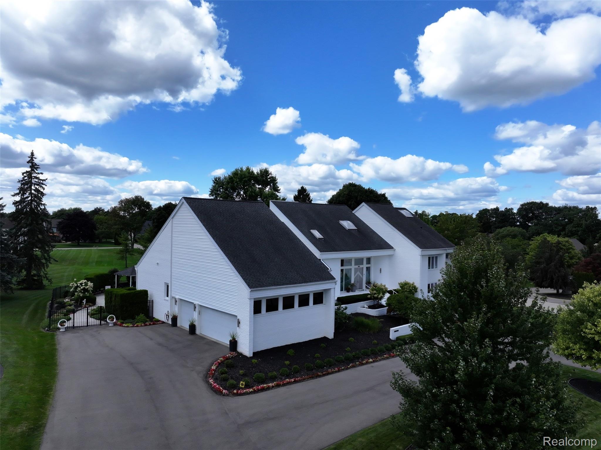 3802 Columbia Drive