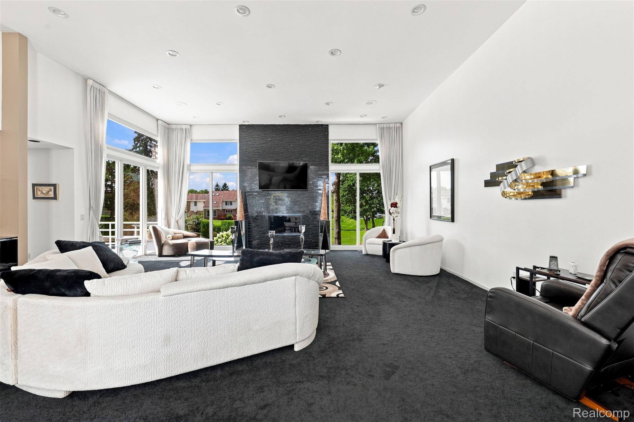 3802 Columbia Drive