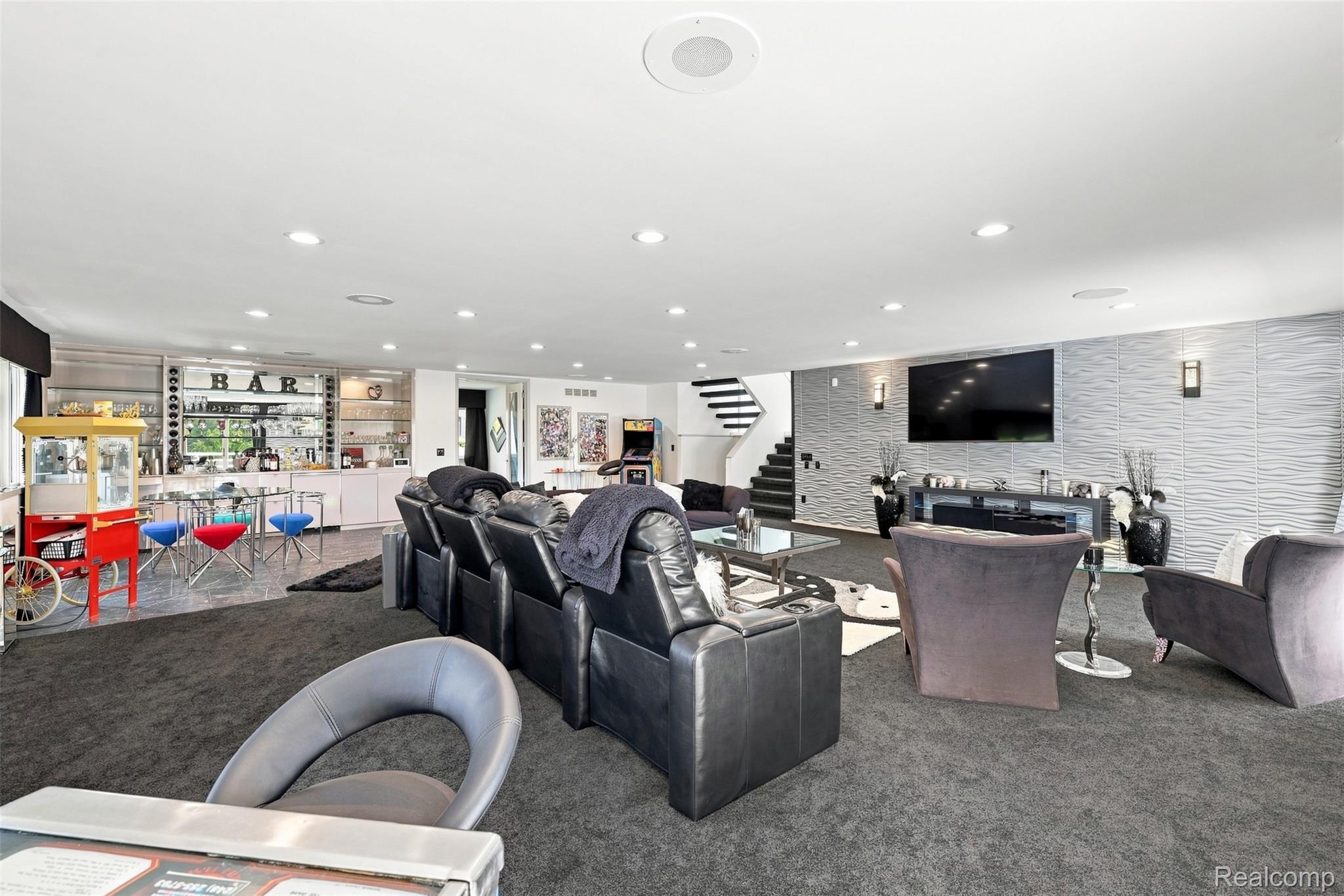 3802 Columbia Drive