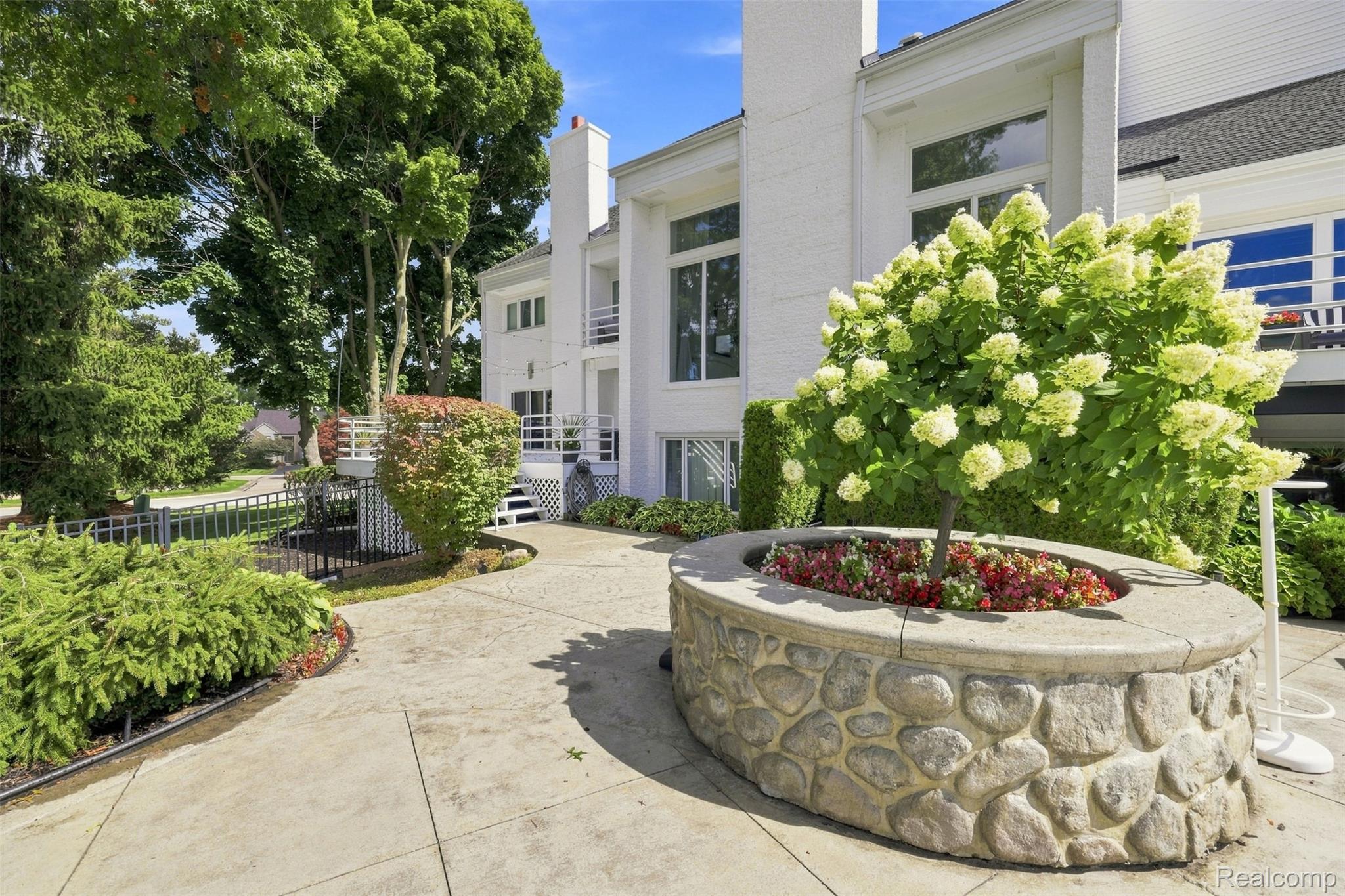 3802 Columbia Drive