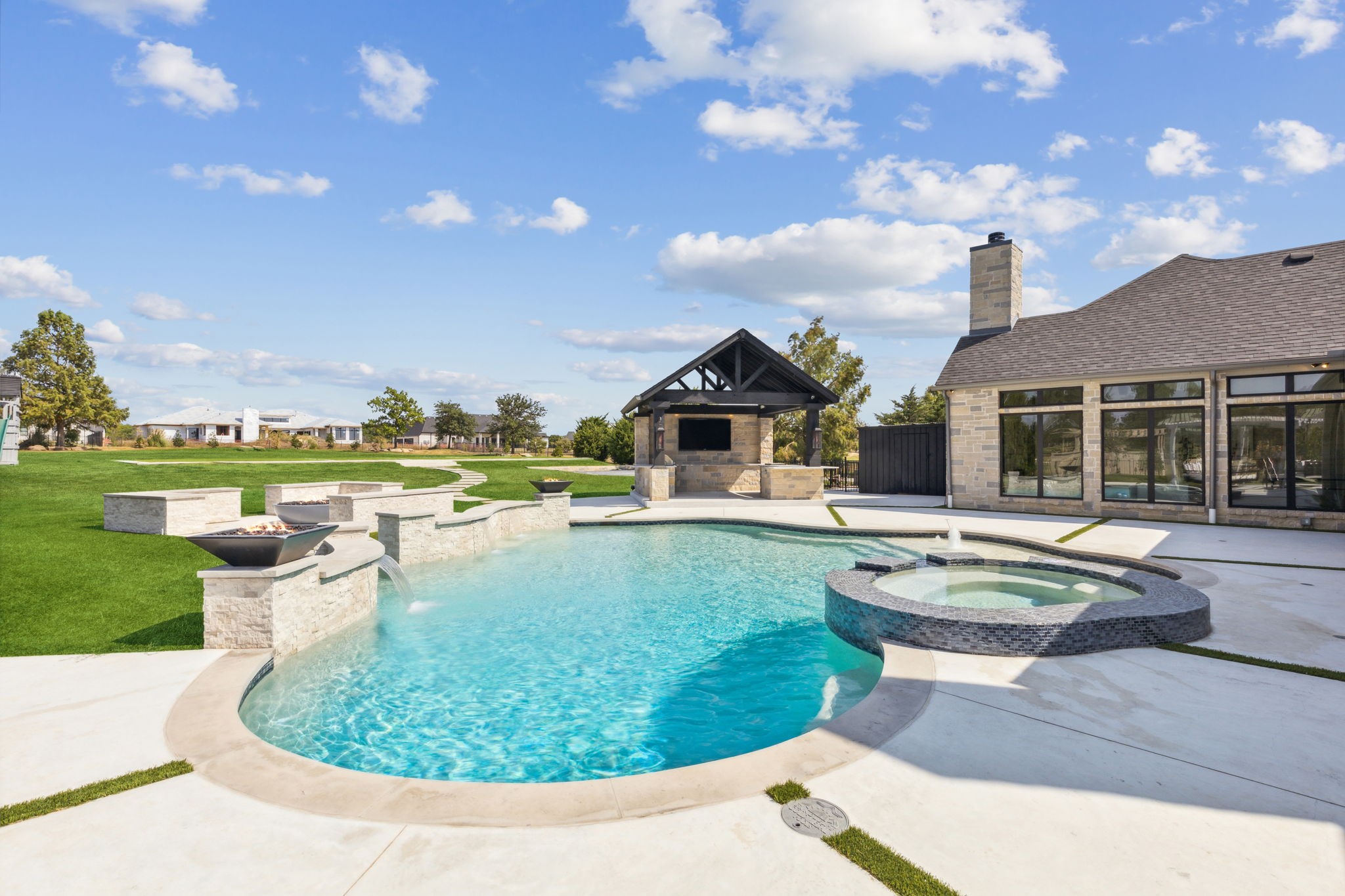 5520 Oak Bend Trail