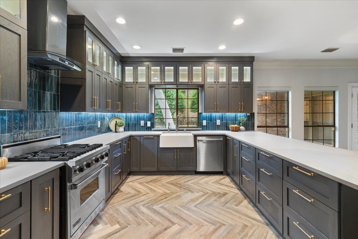 2210 Forest Creek