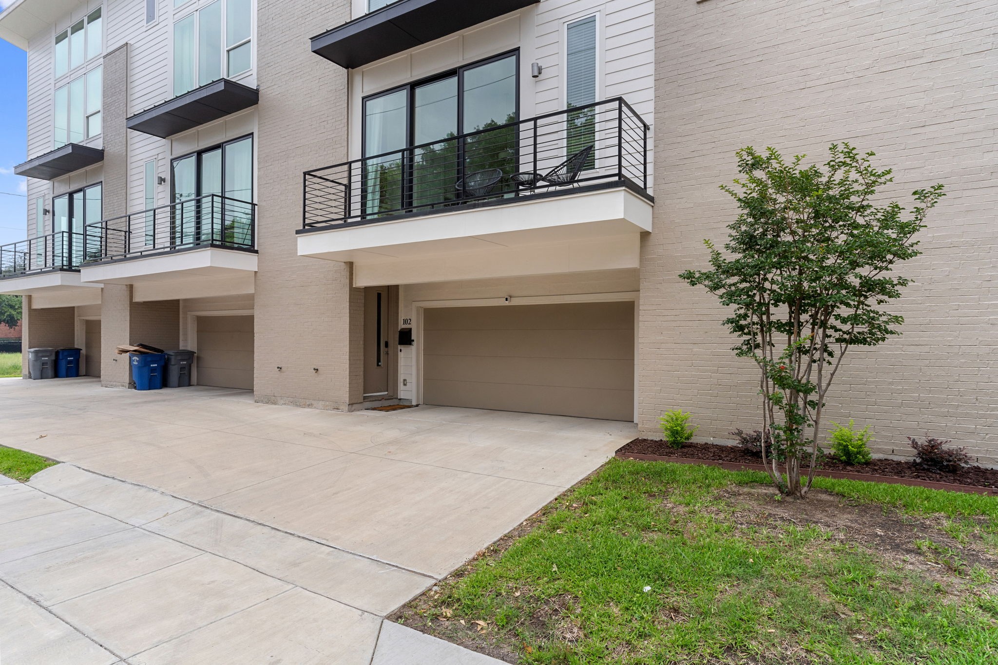 4030 Lafayette Street 102