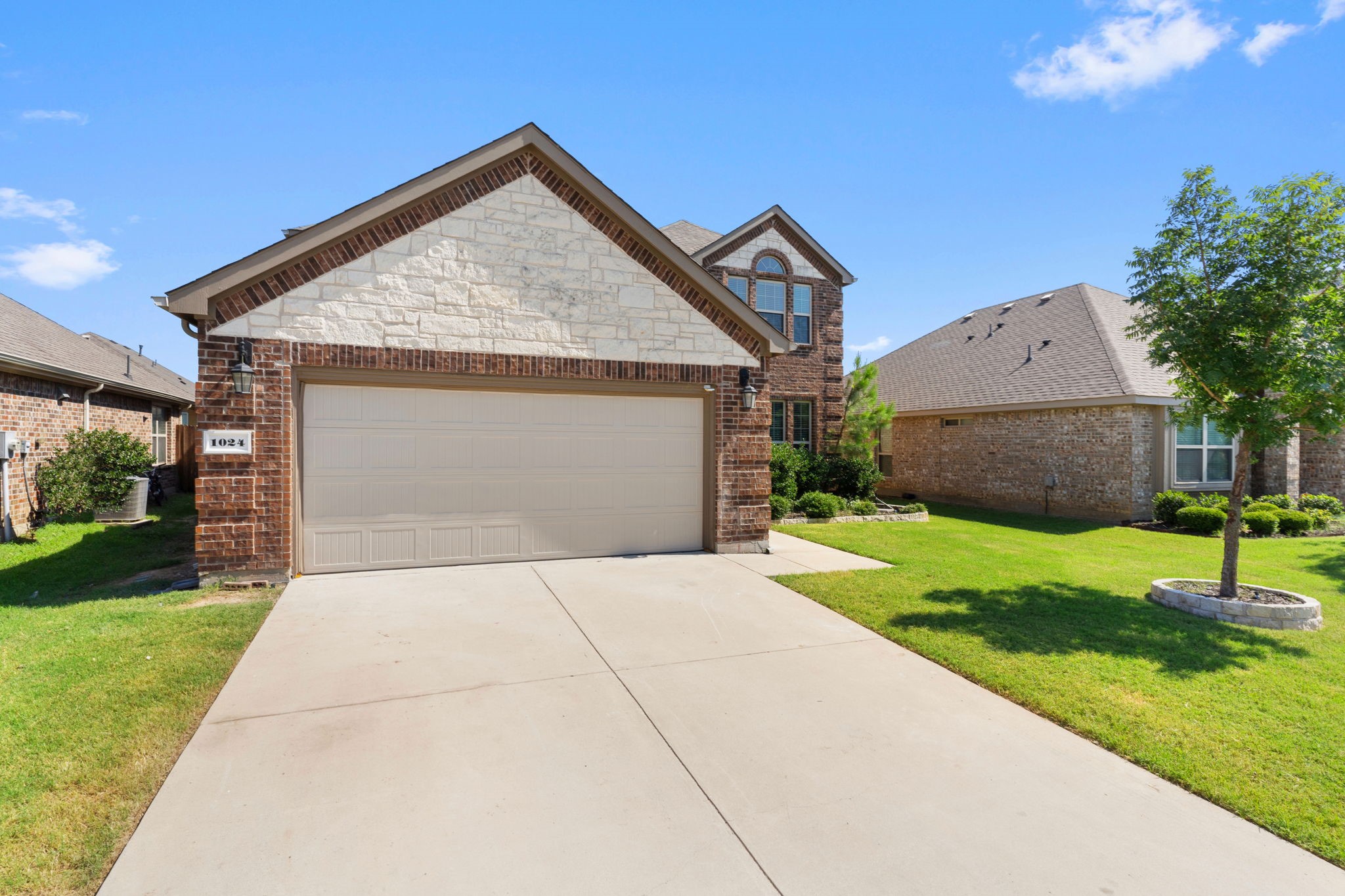 1024 Lake Woodland Drive
