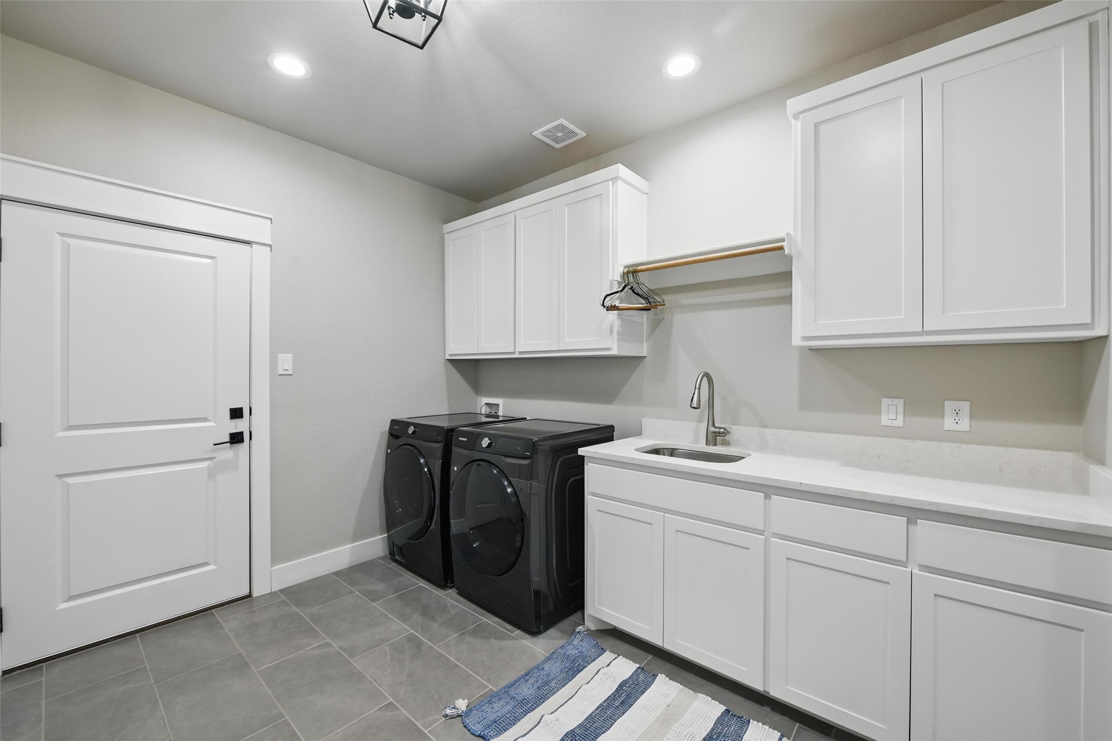 5255 Dennis Road