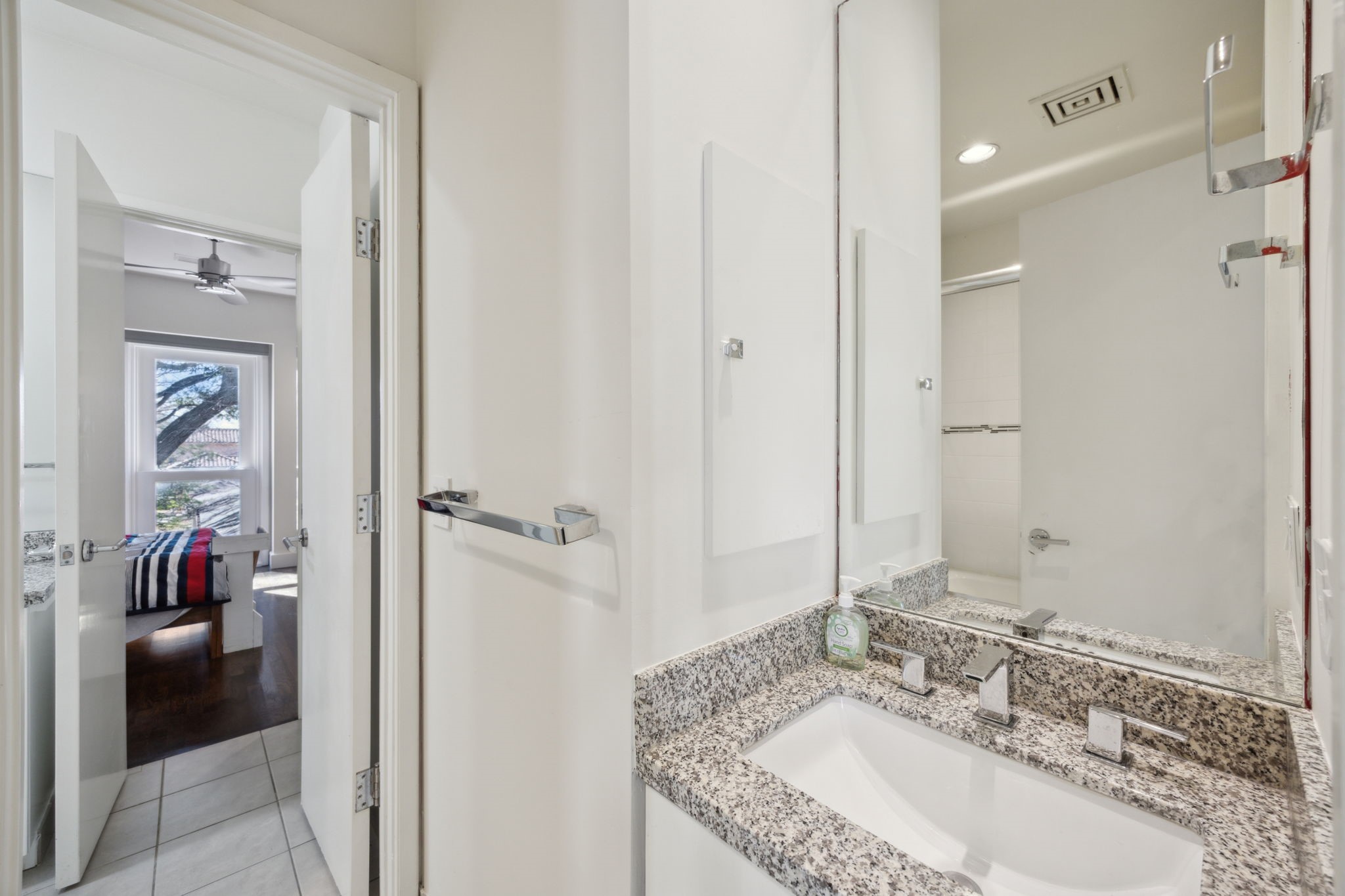 3739 N Versailles Avenue