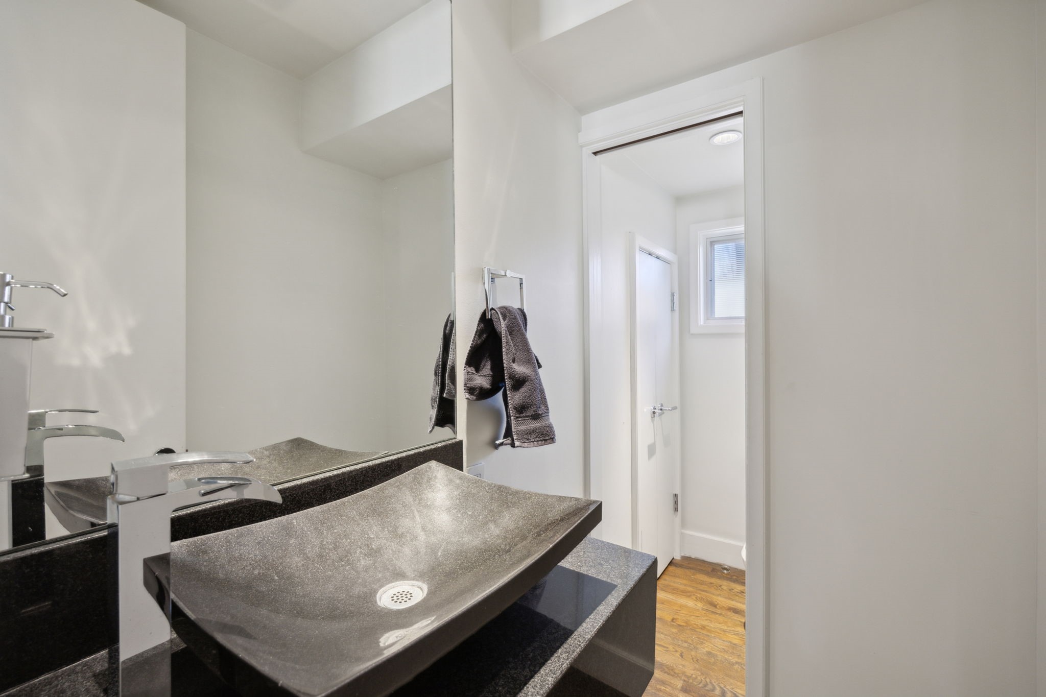 3739 N Versailles Avenue