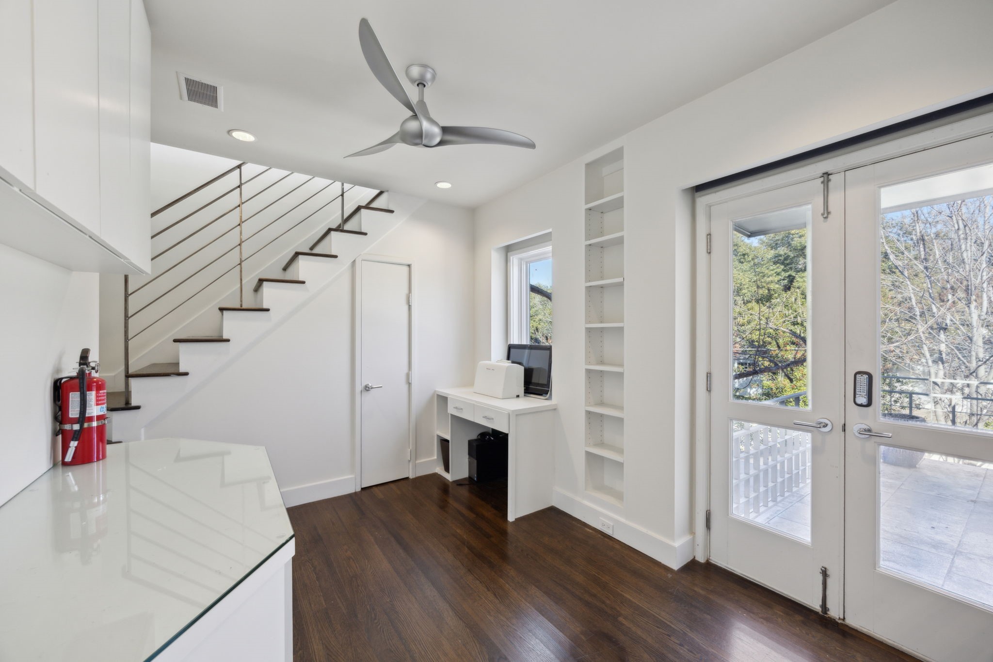 3739 N Versailles Avenue