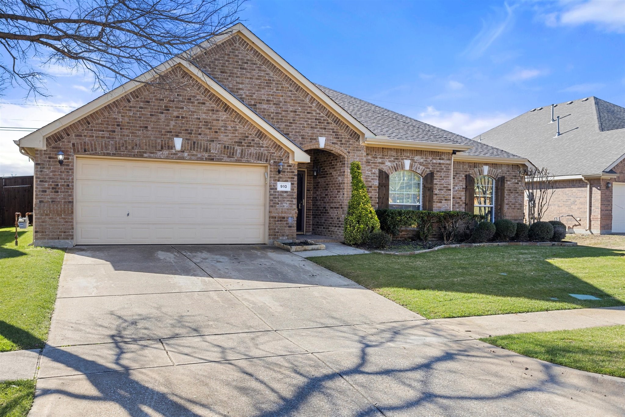 910 Fieldstone Drive