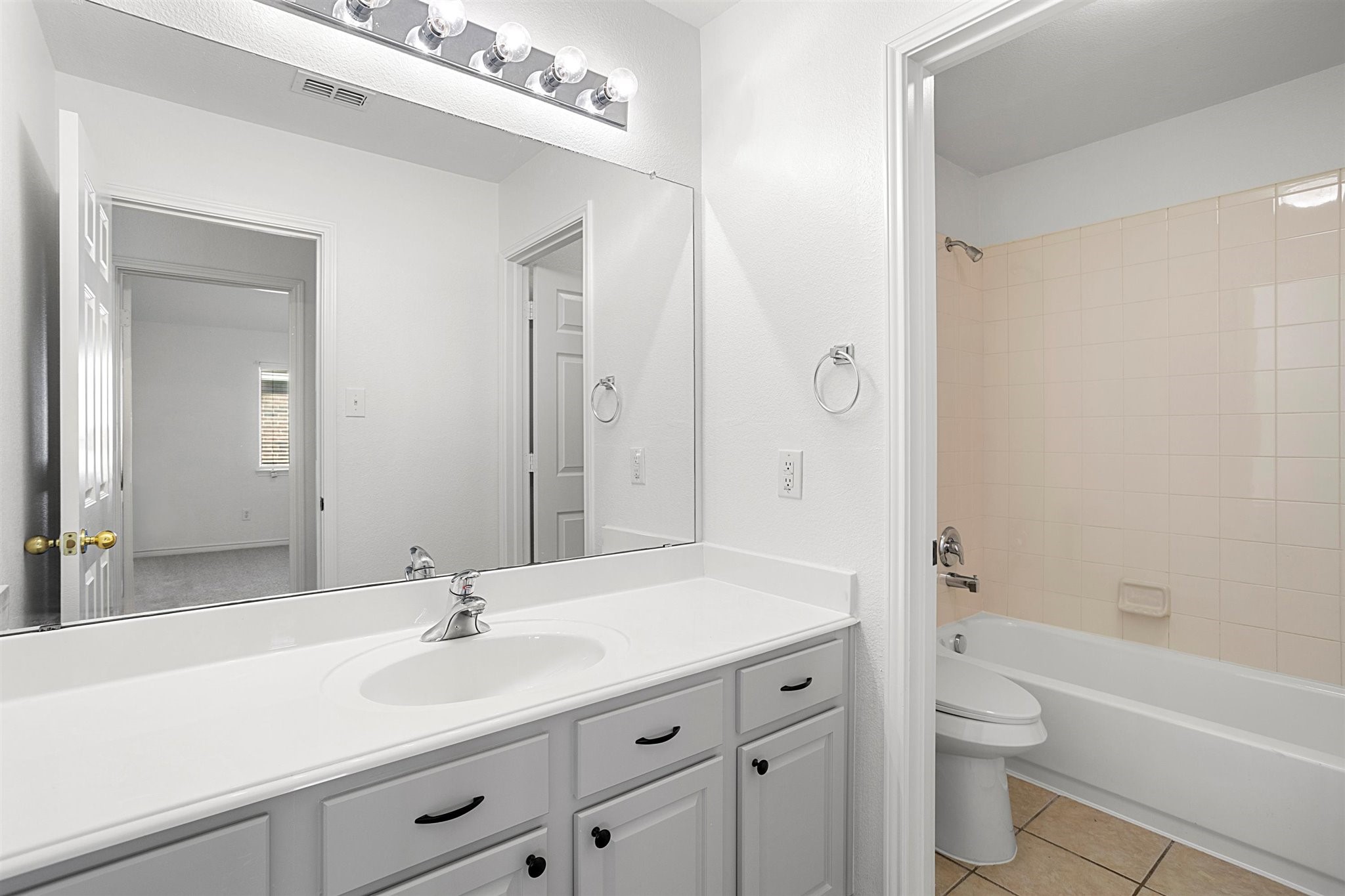 910 Fieldstone Drive