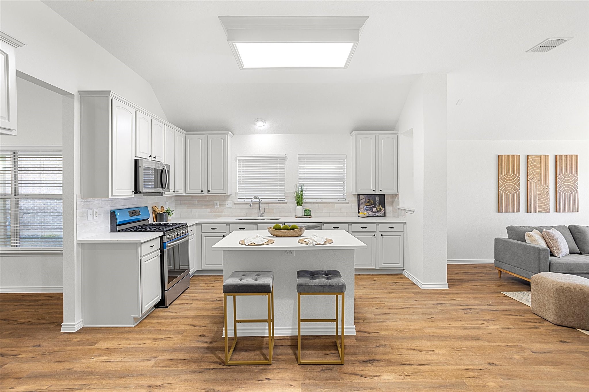 910 Fieldstone Drive