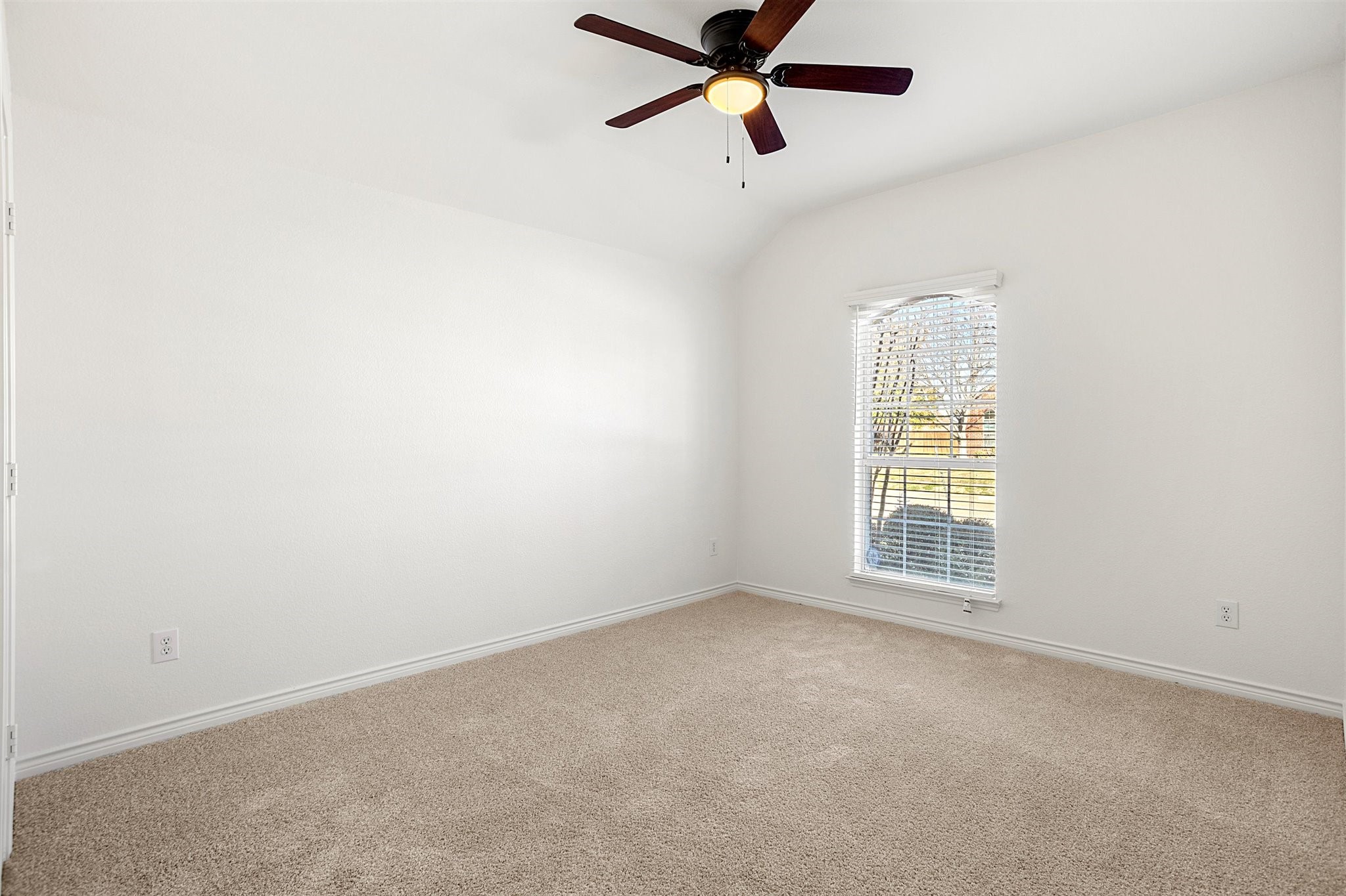 910 Fieldstone Drive