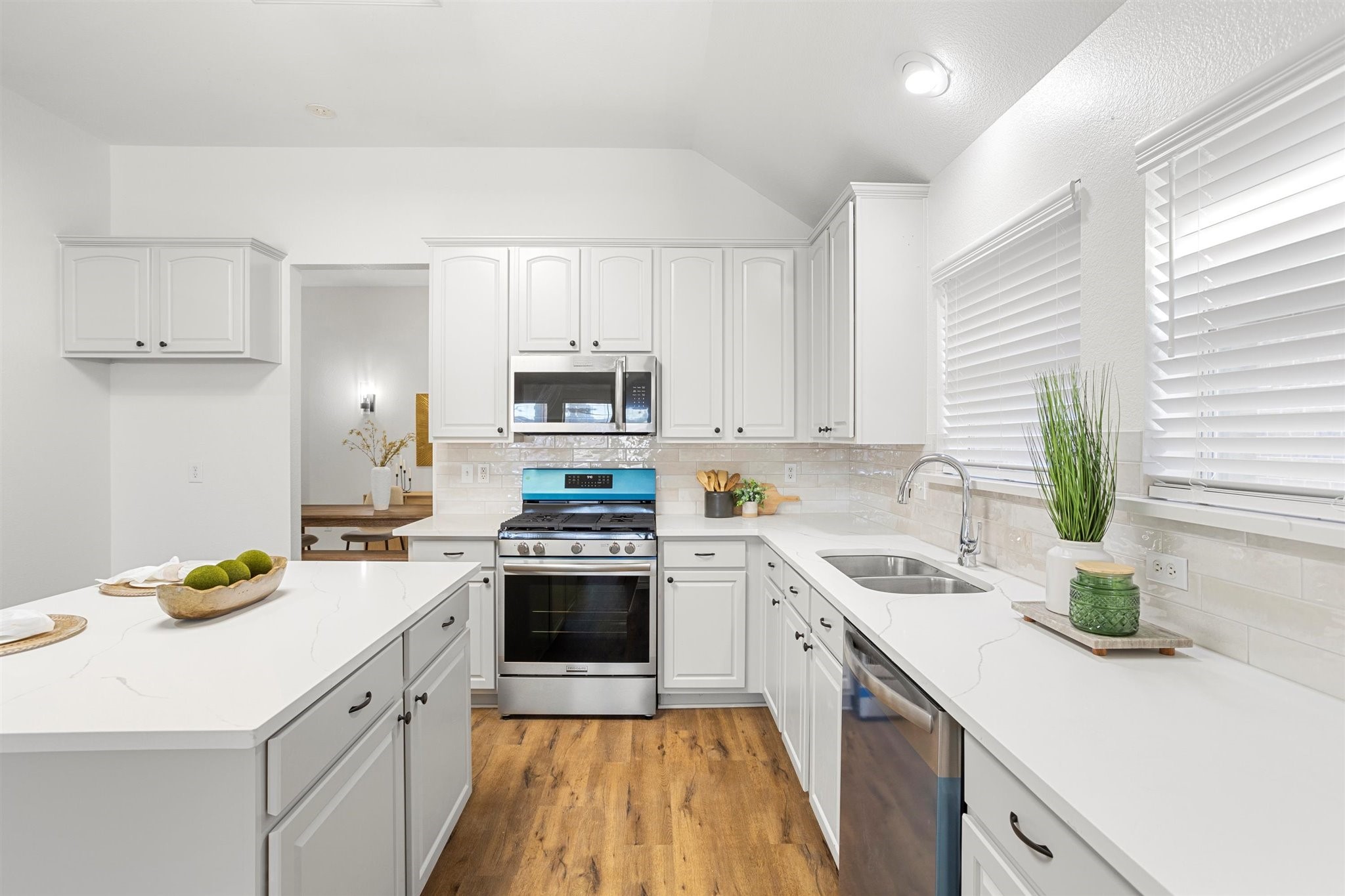 910 Fieldstone Drive