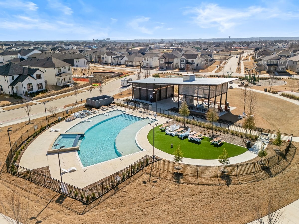 2833 Jacaranda Drive