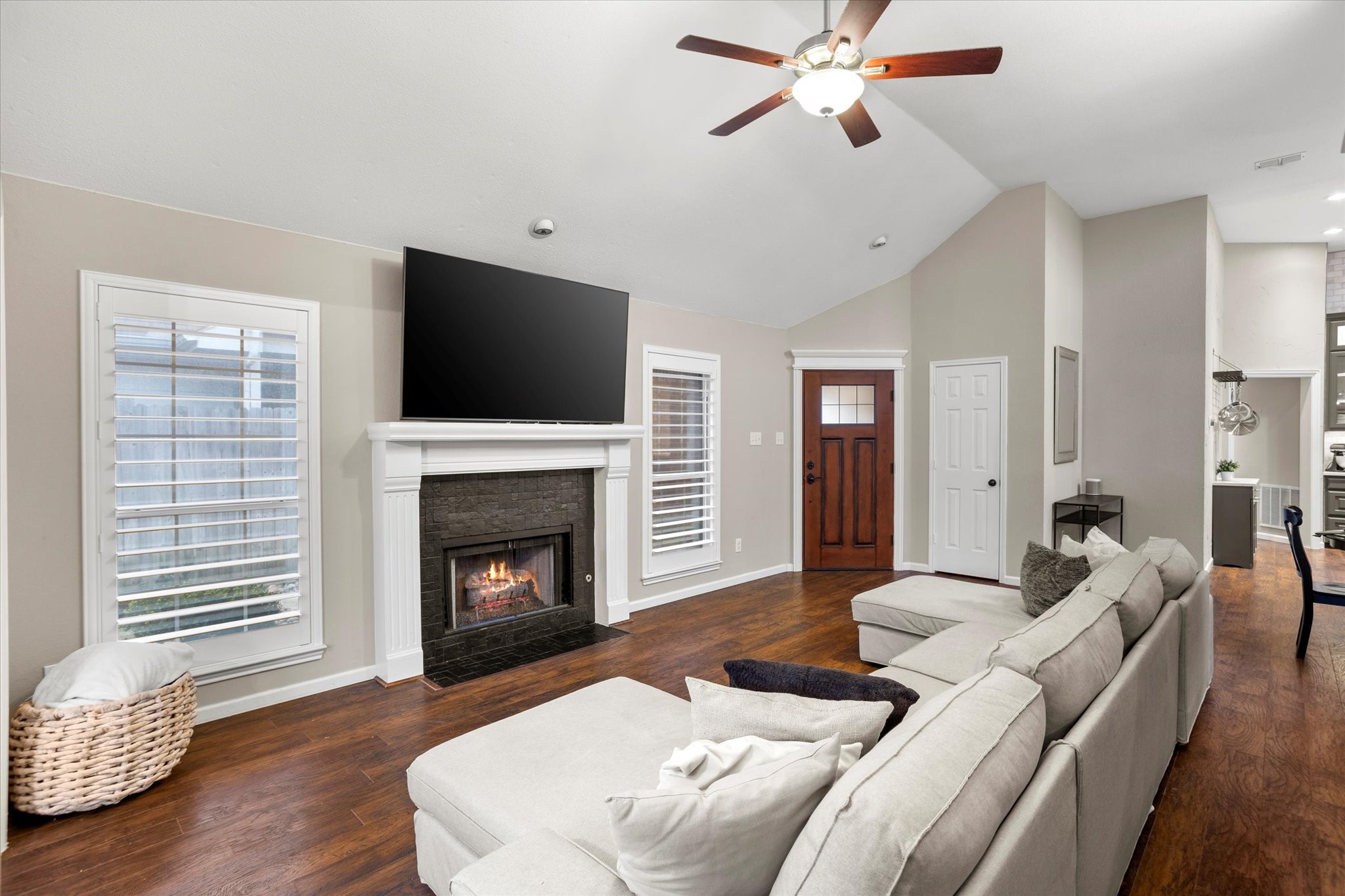2127 Amherst Drive