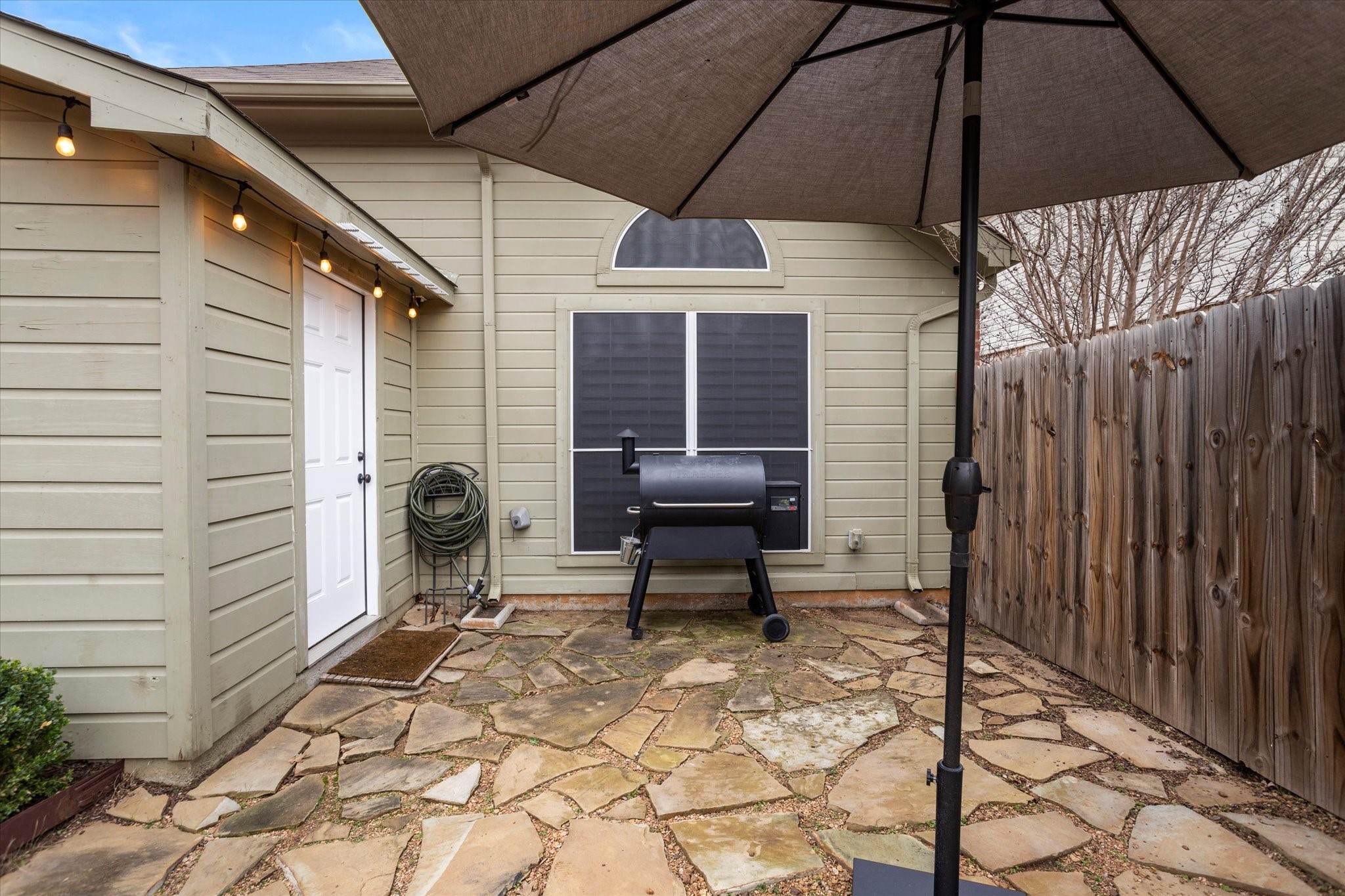 2127 Amherst Drive