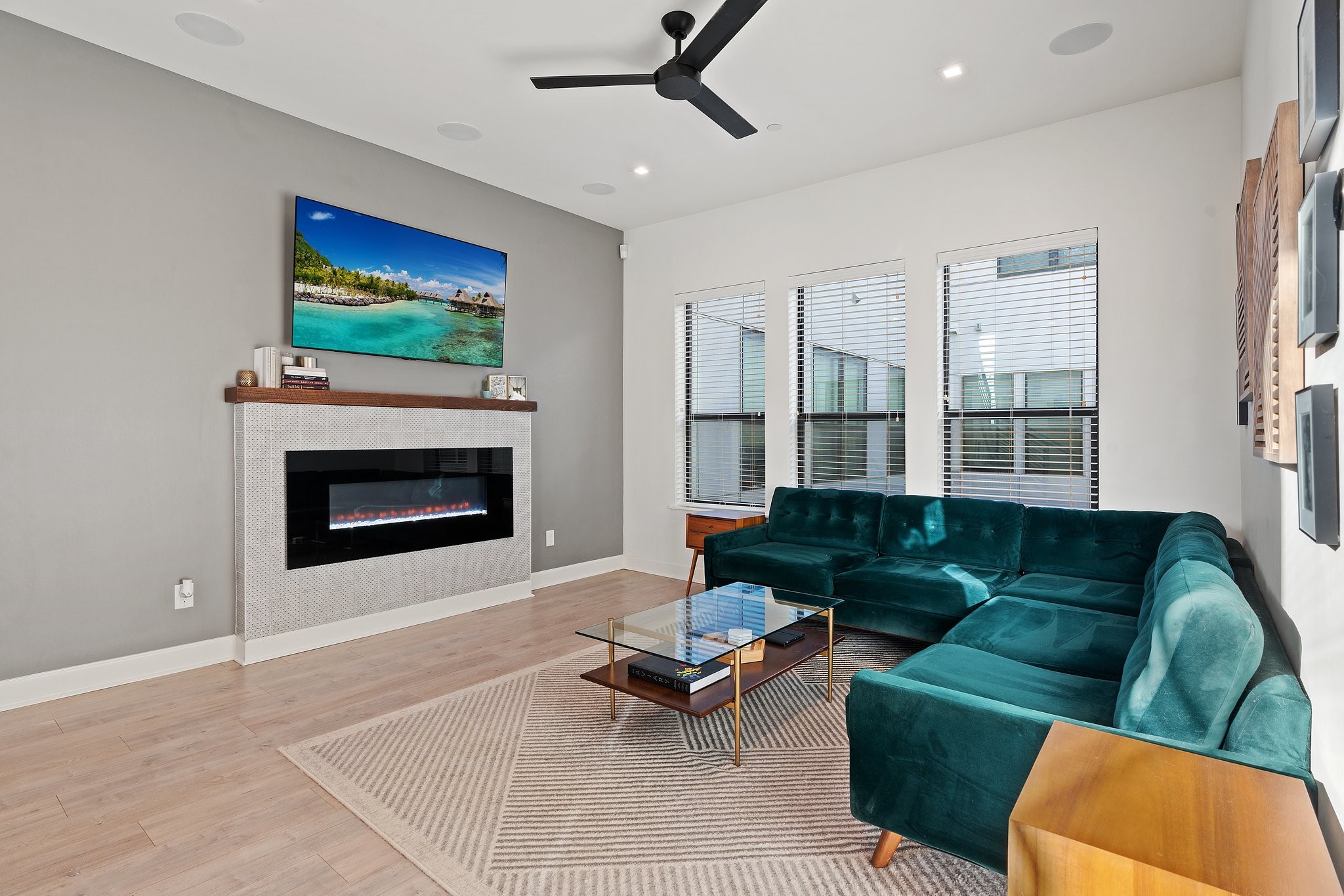 2000 Park Avenue 102