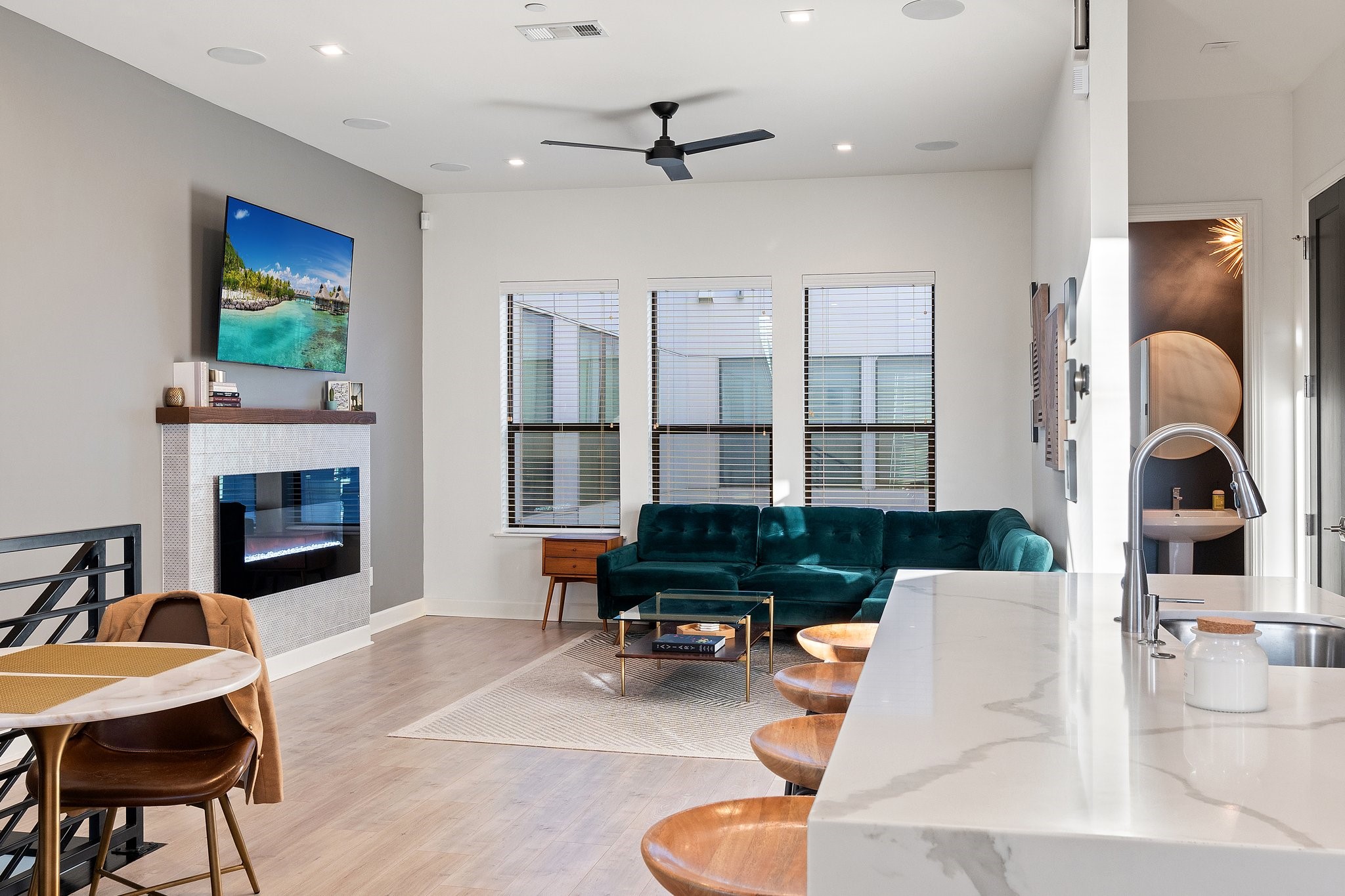 2000 Park Avenue 102