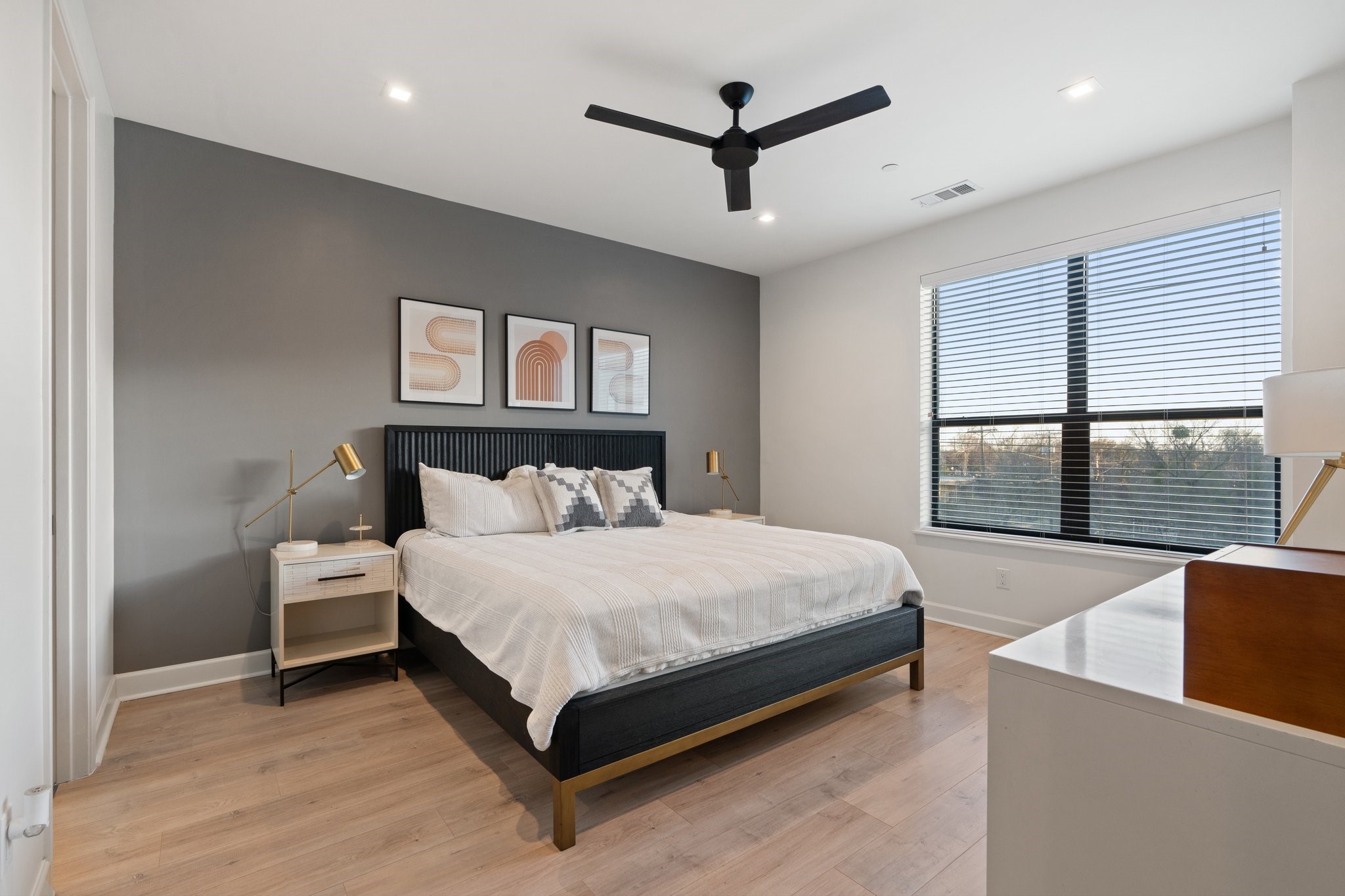 2000 Park Avenue 102