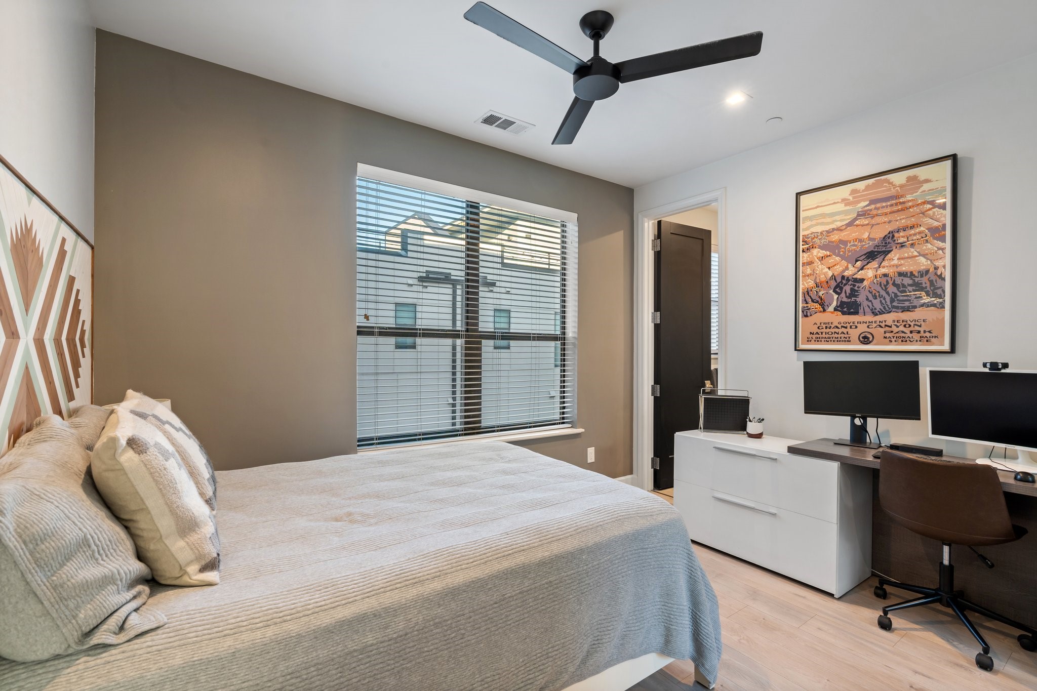 2000 Park Avenue 102