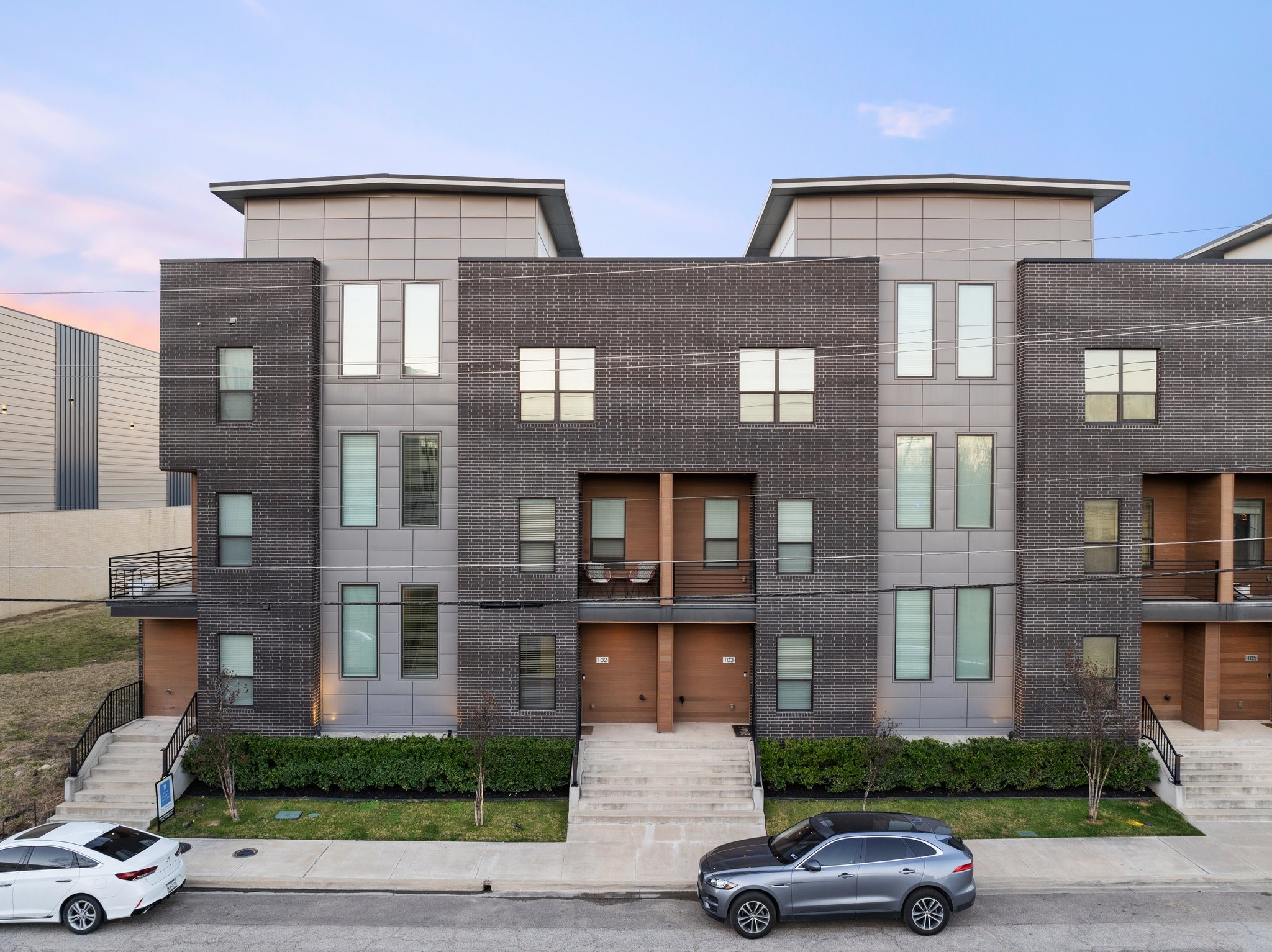 2000 Park Avenue 102