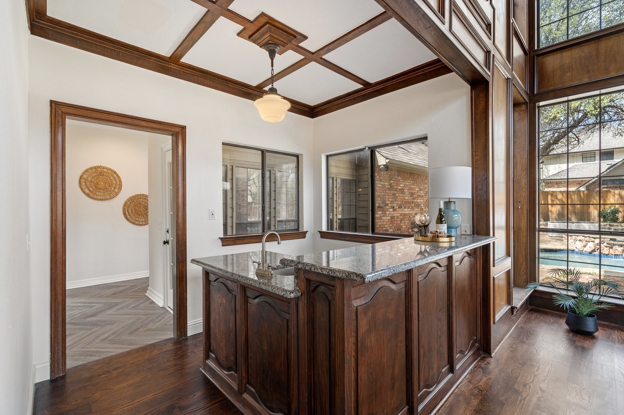 2210 Forest Creek
