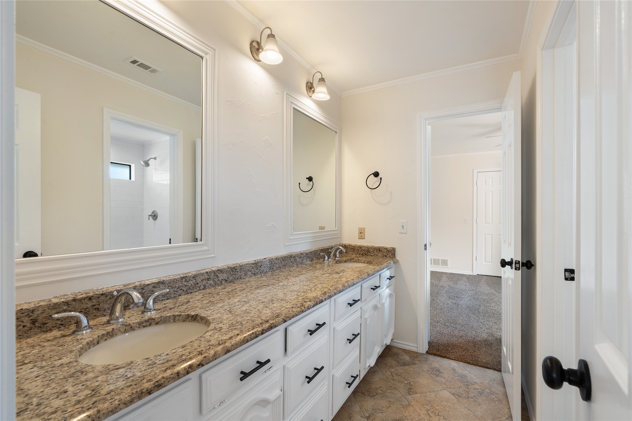 2210 Forest Creek