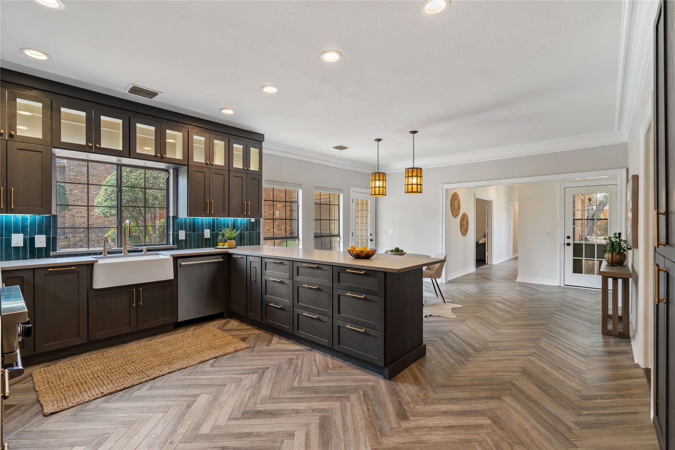 2210 Forest Creek