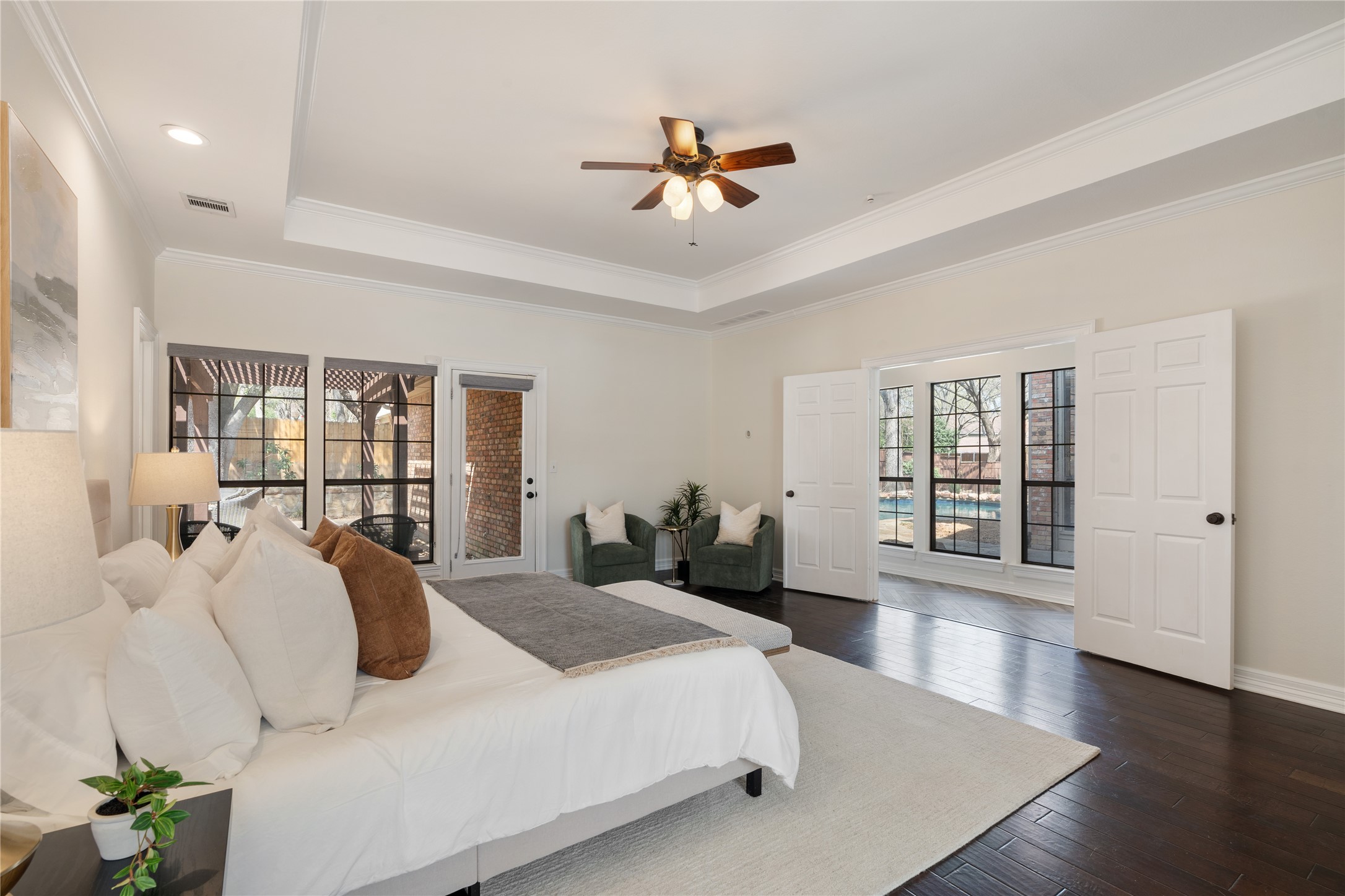 2210 Forest Creek